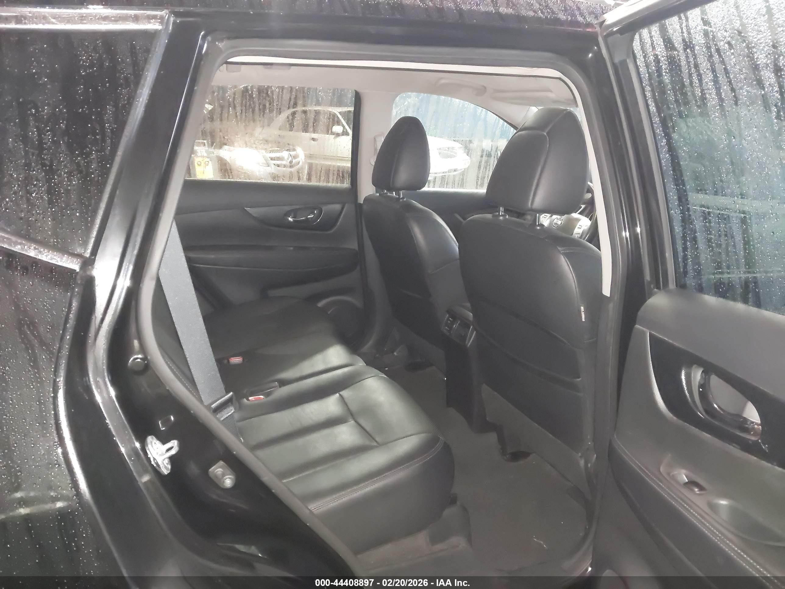 NISSAN ROGUE image 8