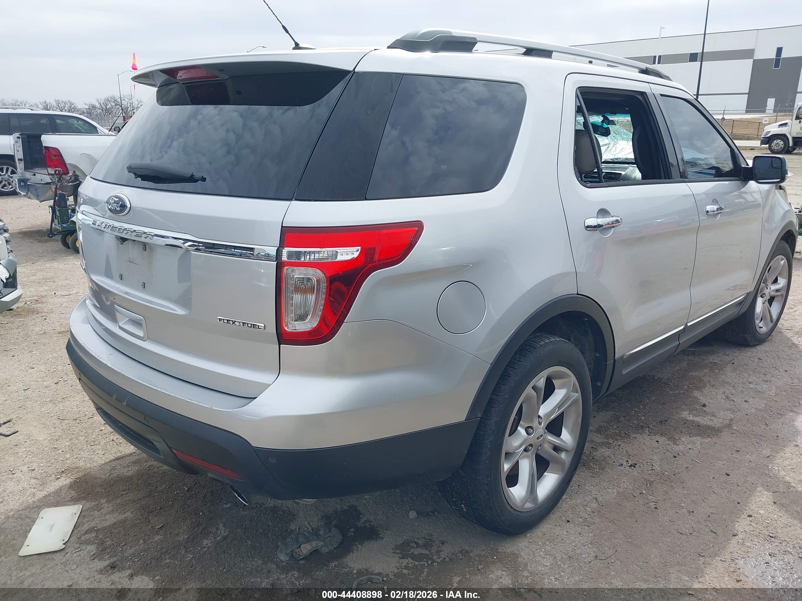 FORD EXPLORER image 4