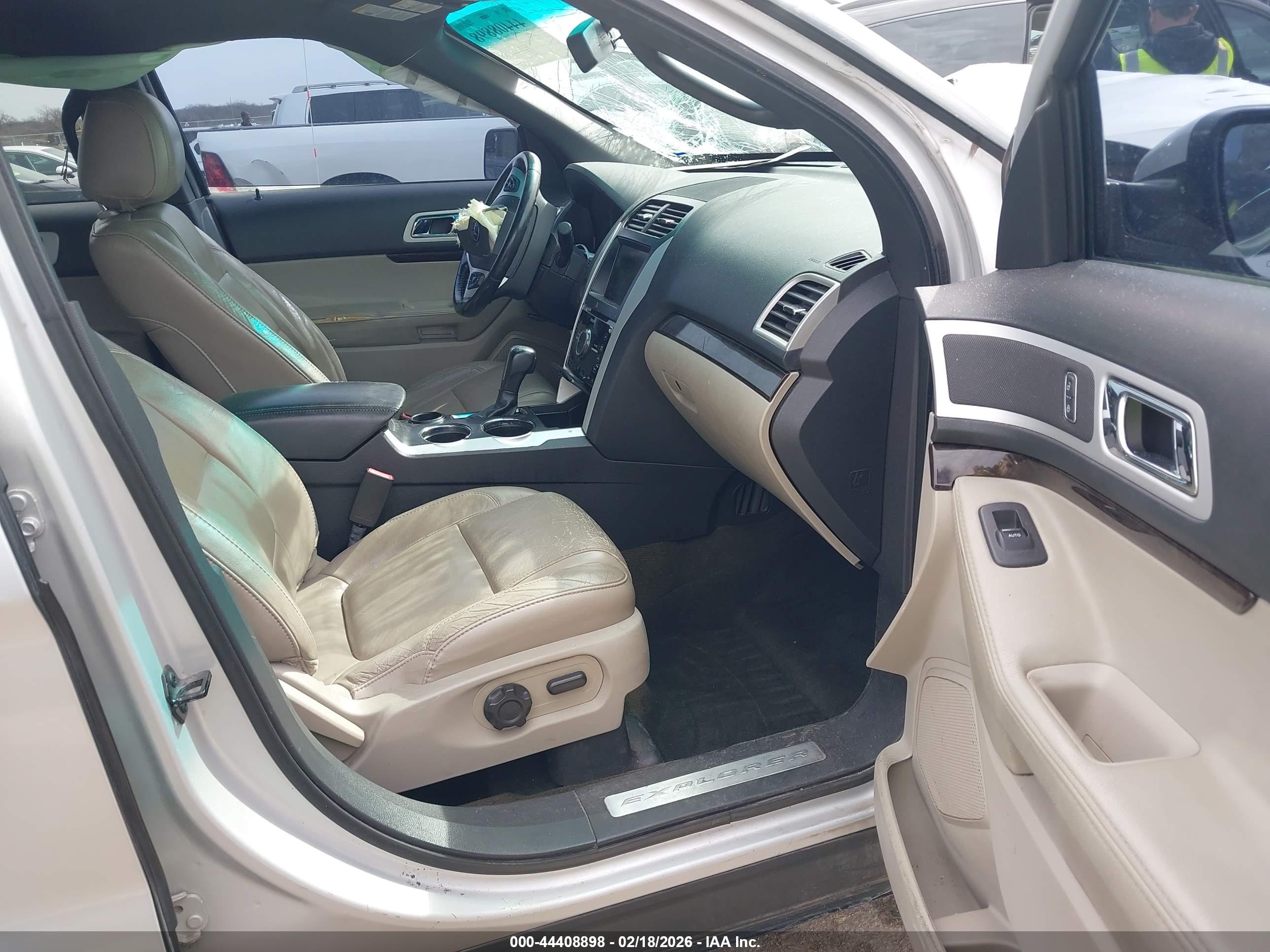 FORD EXPLORER image 5