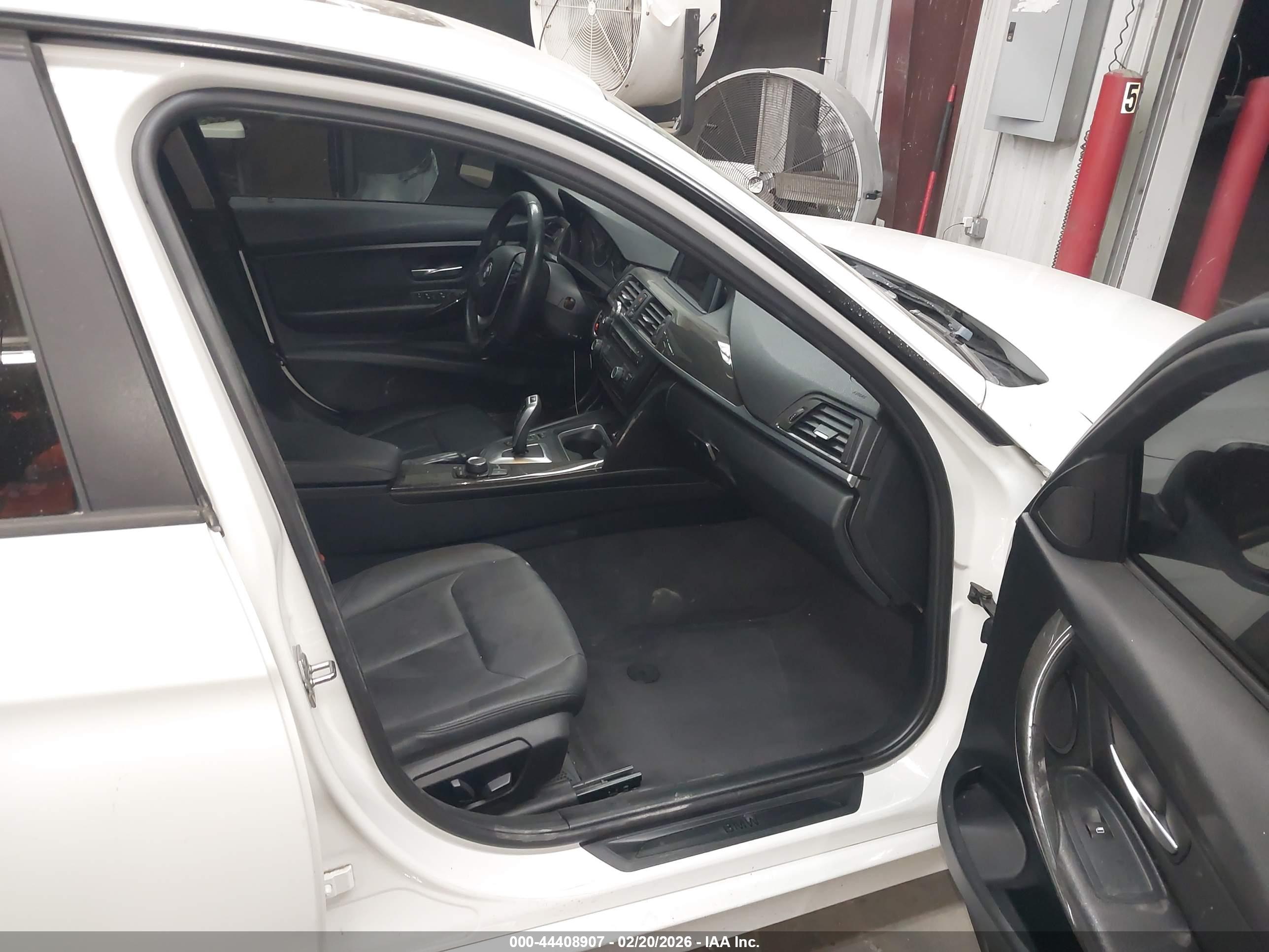BMW 328I image 5