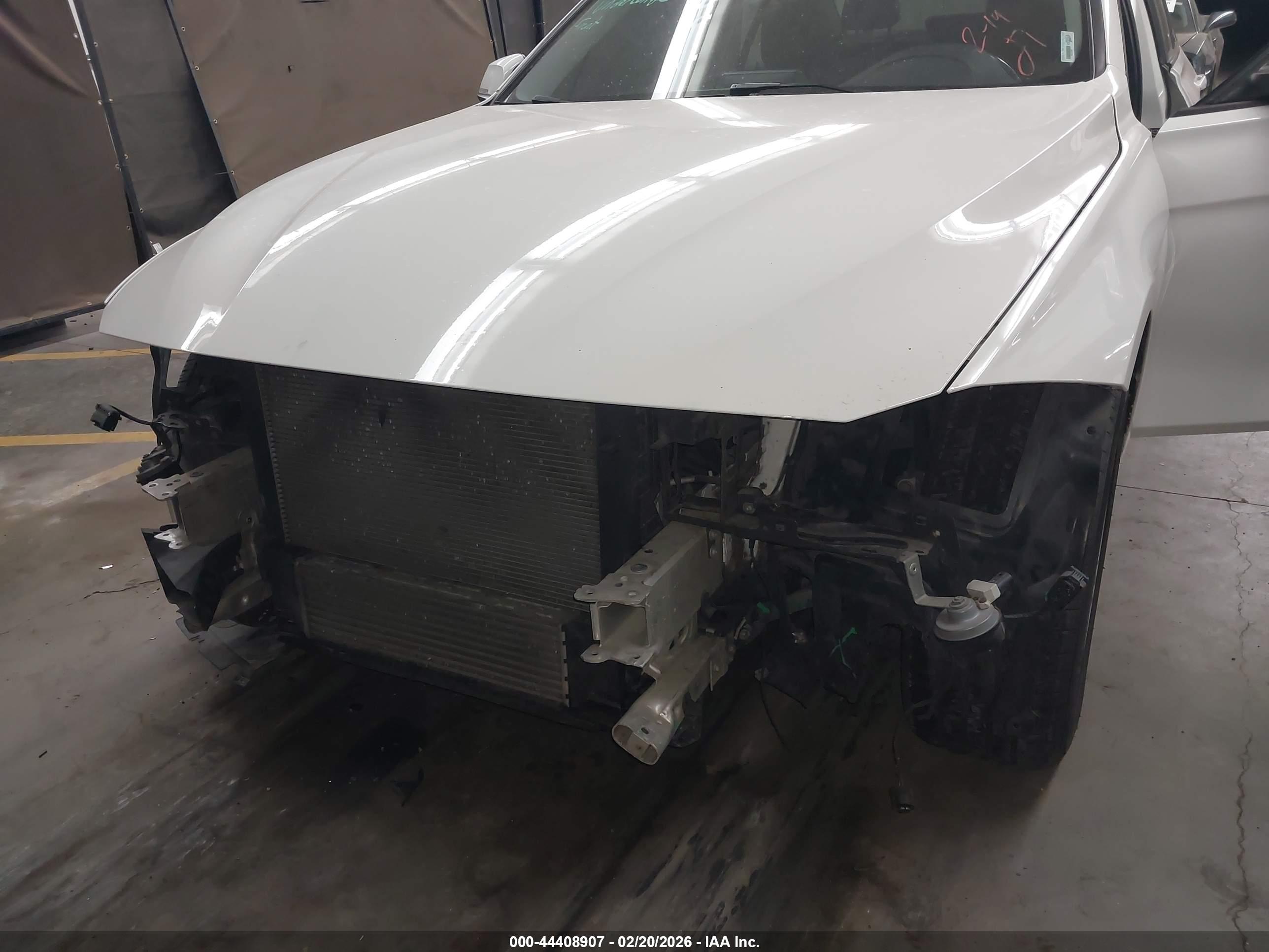 BMW 328I image 6