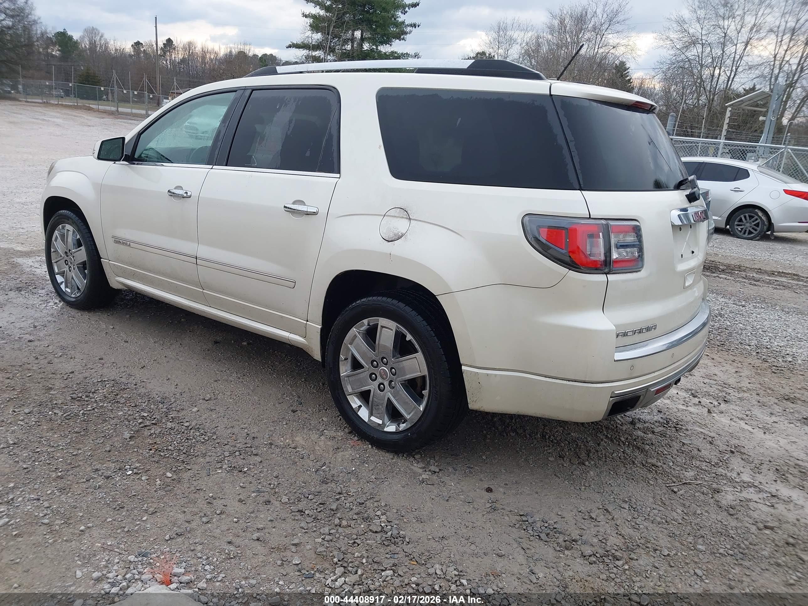 GMC ACADIA image 3