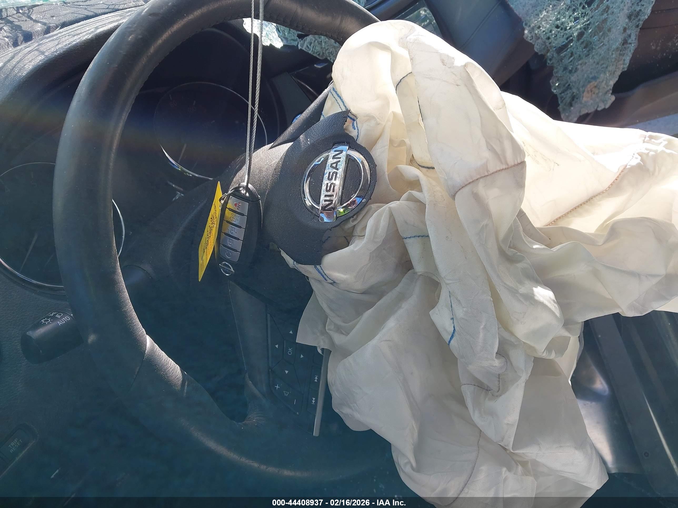 NISSAN ROGUE image 11