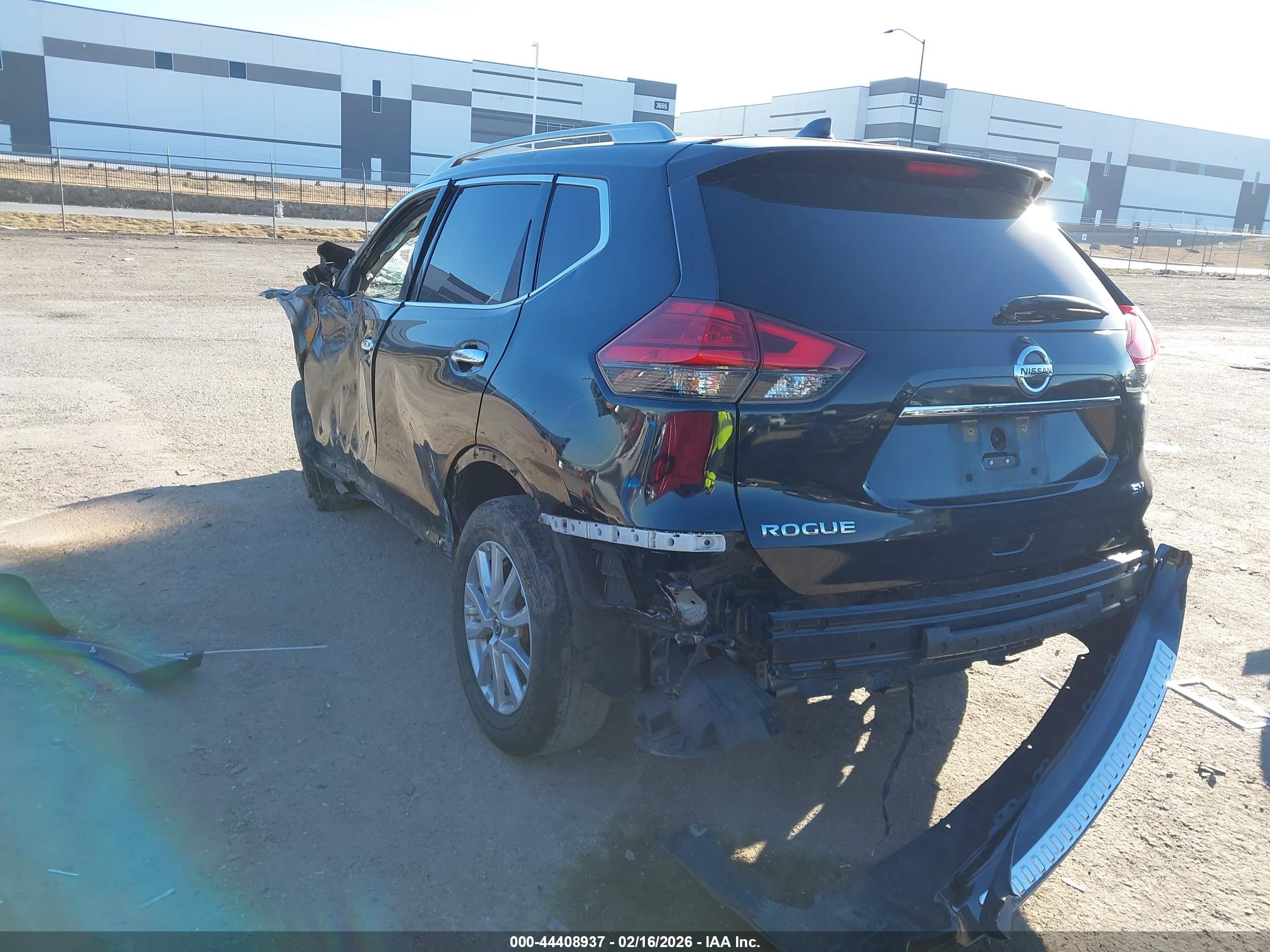 NISSAN ROGUE image 3