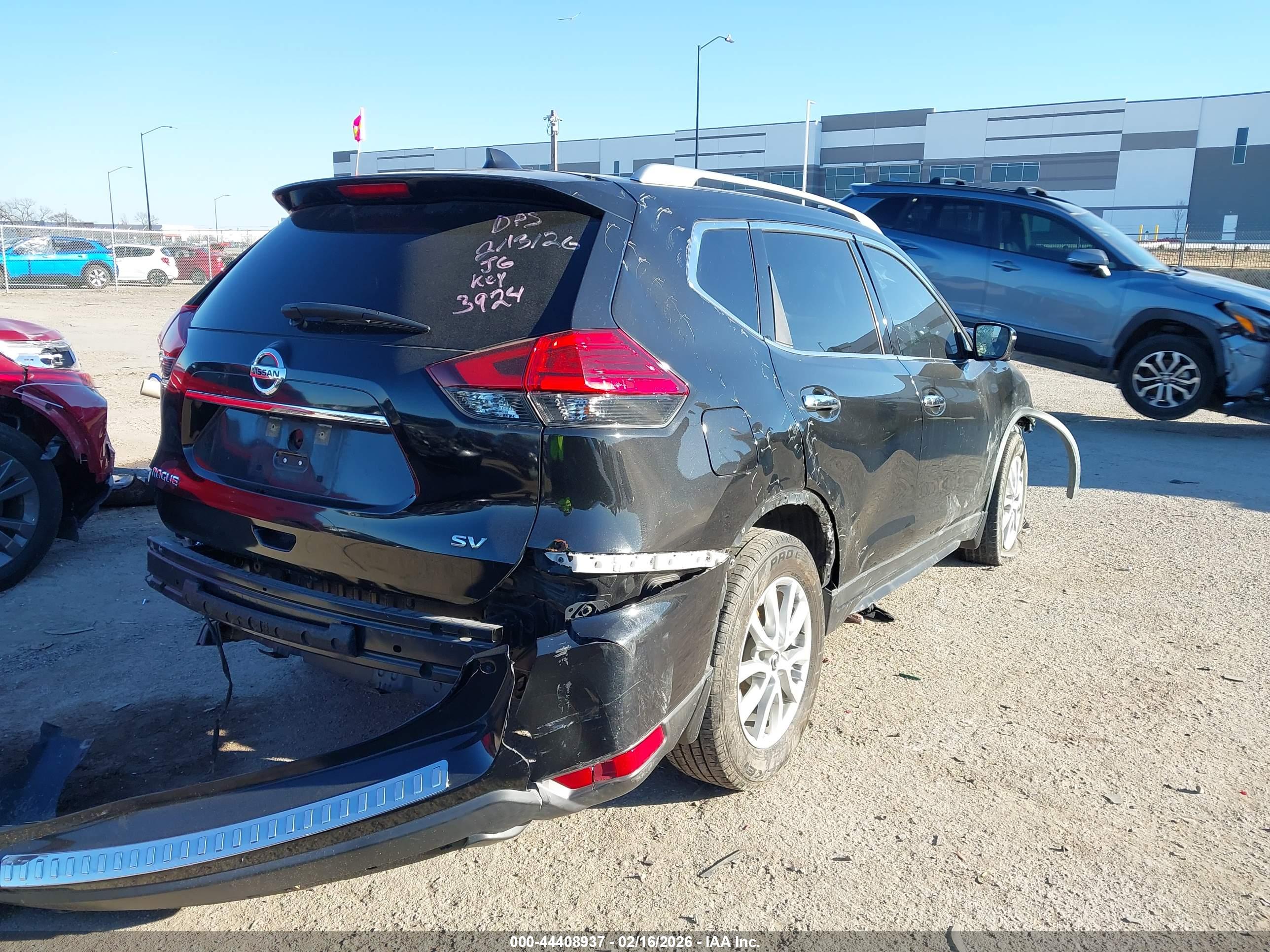 NISSAN ROGUE image 4