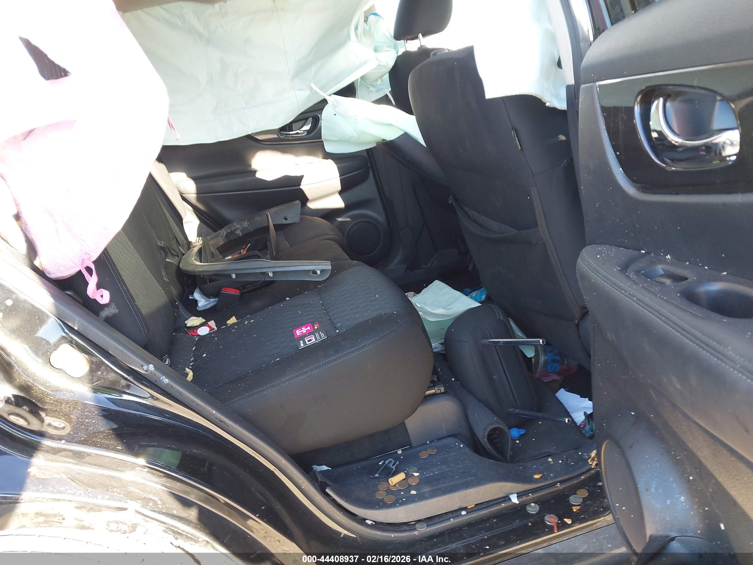 NISSAN ROGUE image 8
