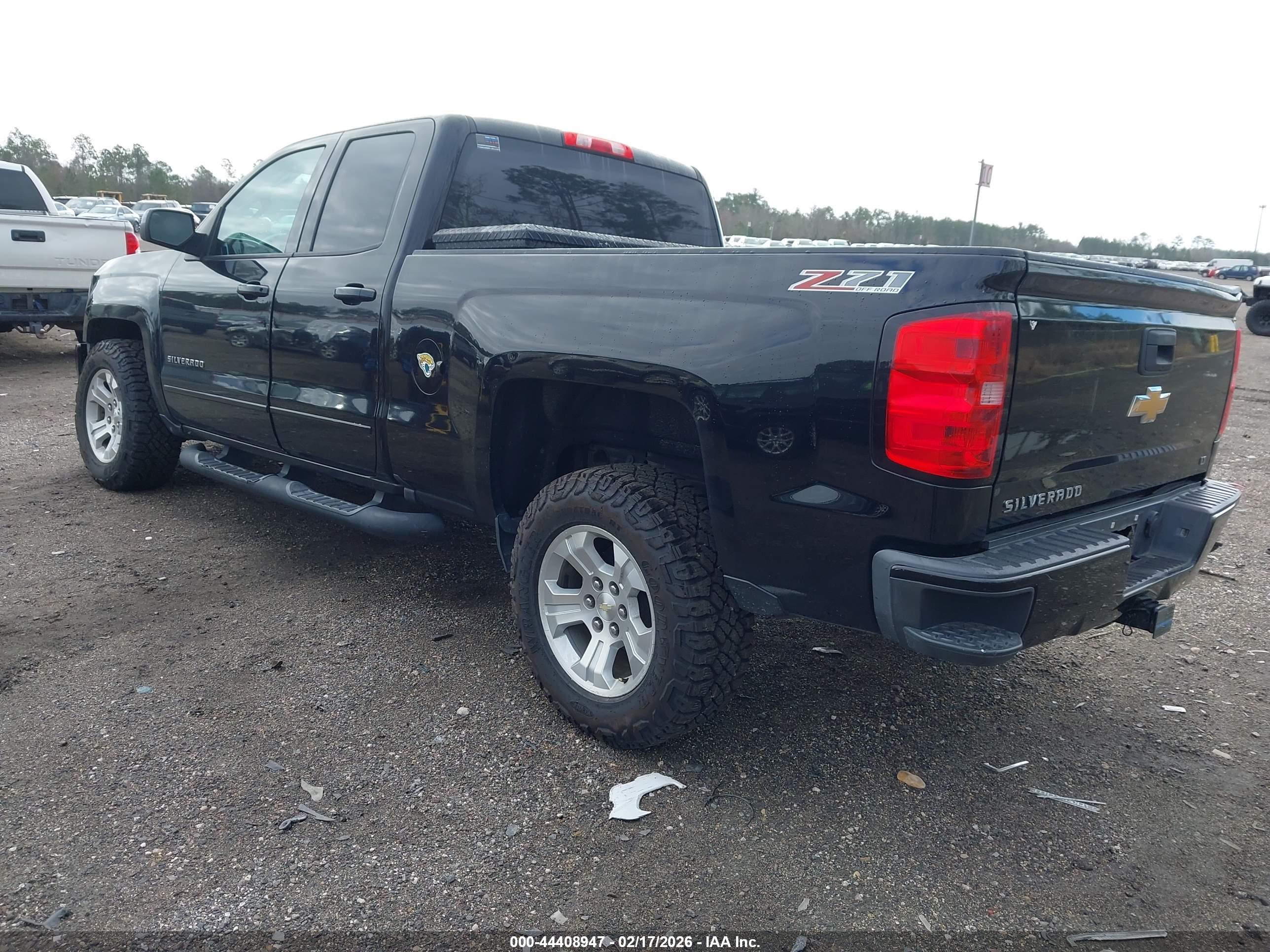 CHEVROLET SILVERADO image 3