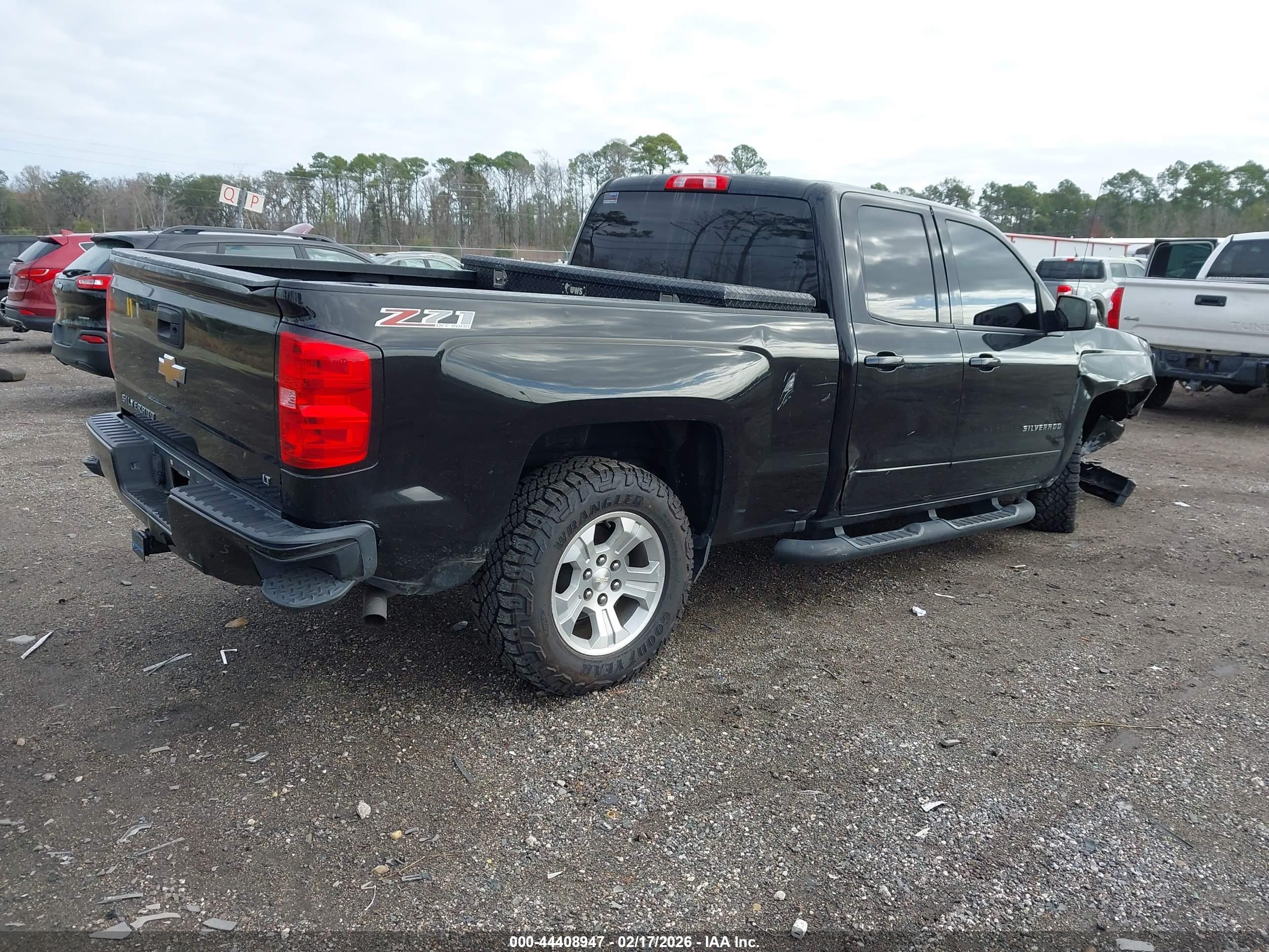 CHEVROLET SILVERADO image 4