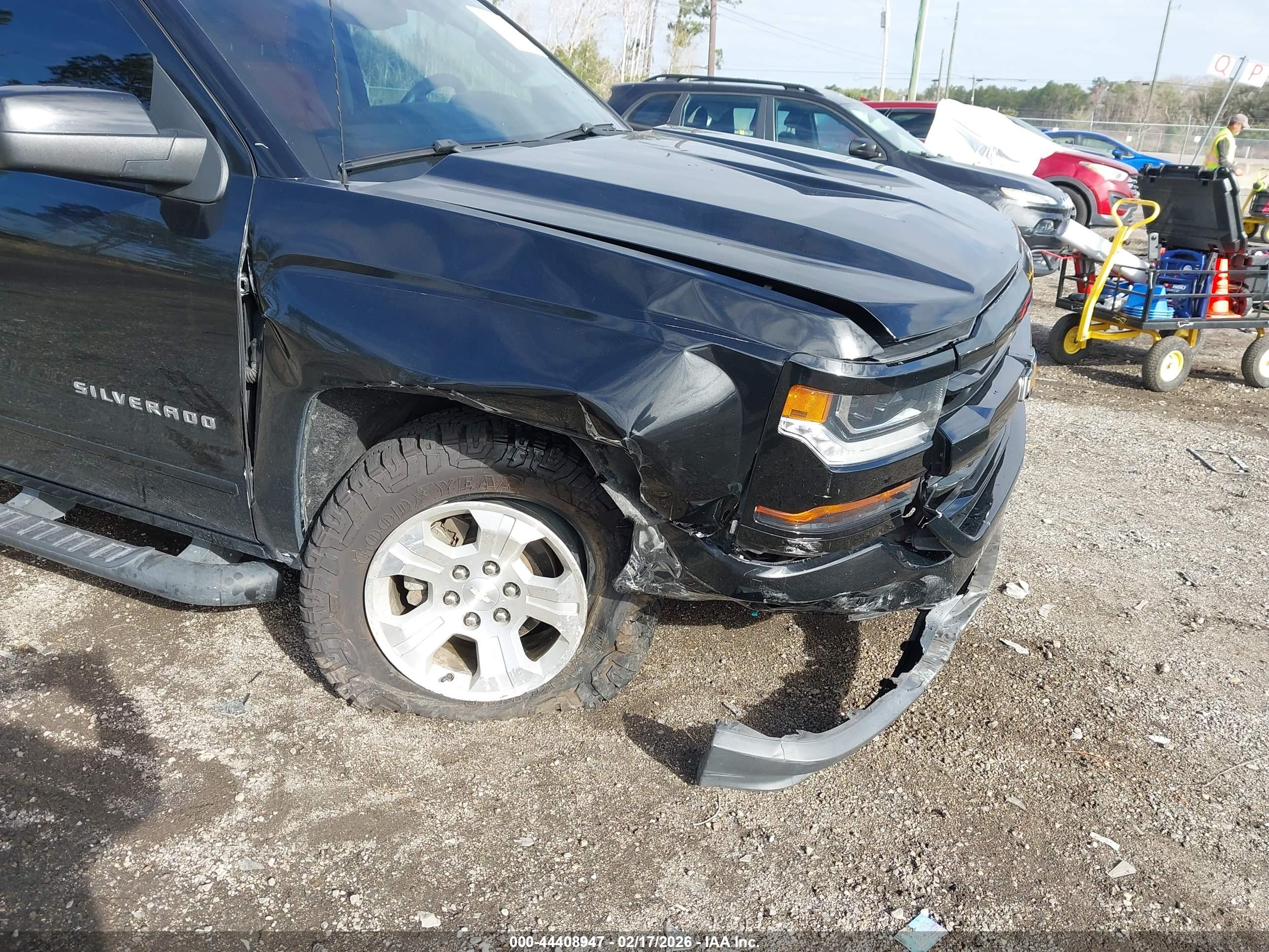 CHEVROLET SILVERADO image 6