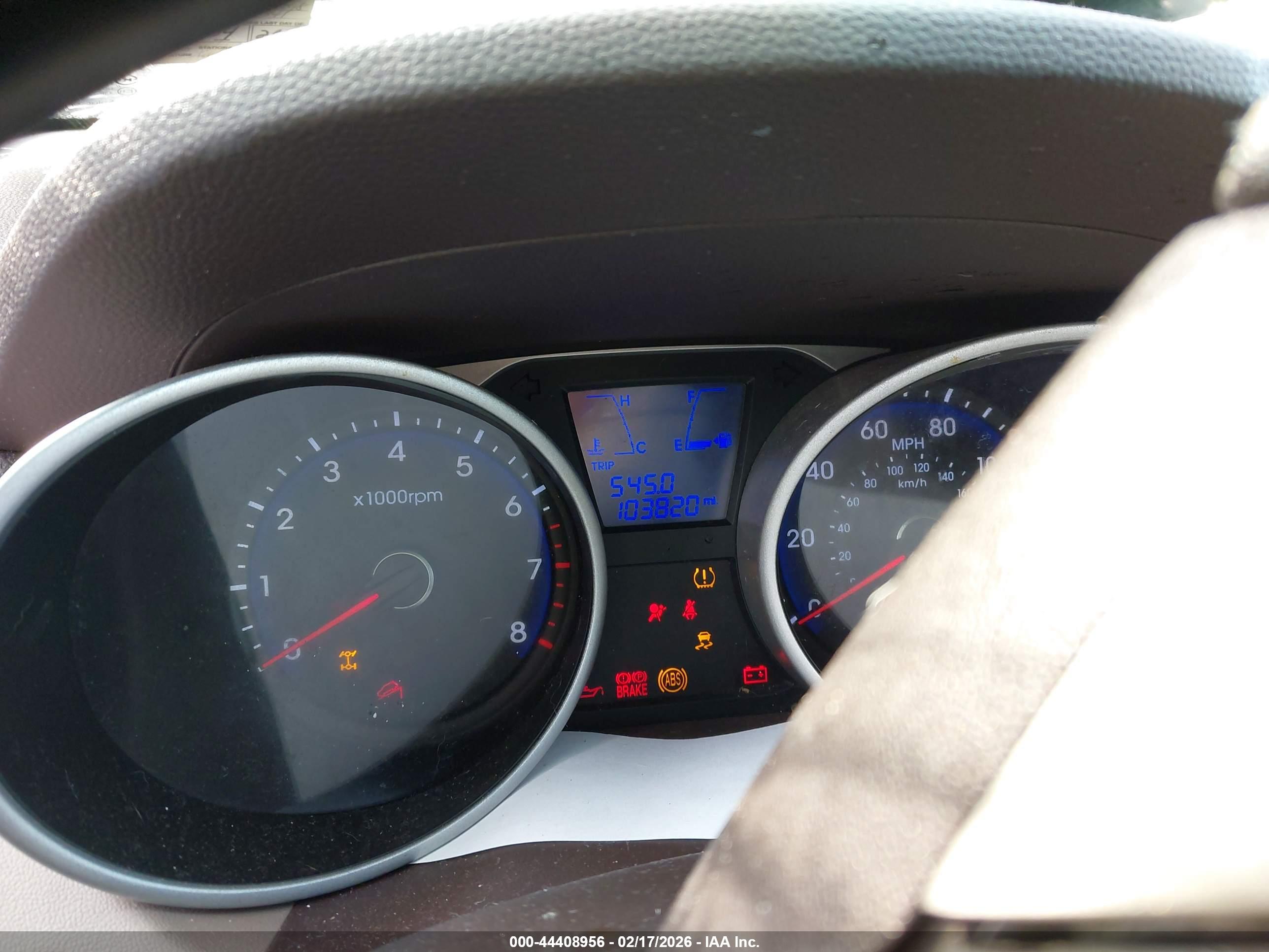 HYUNDAI TUCSON image 7