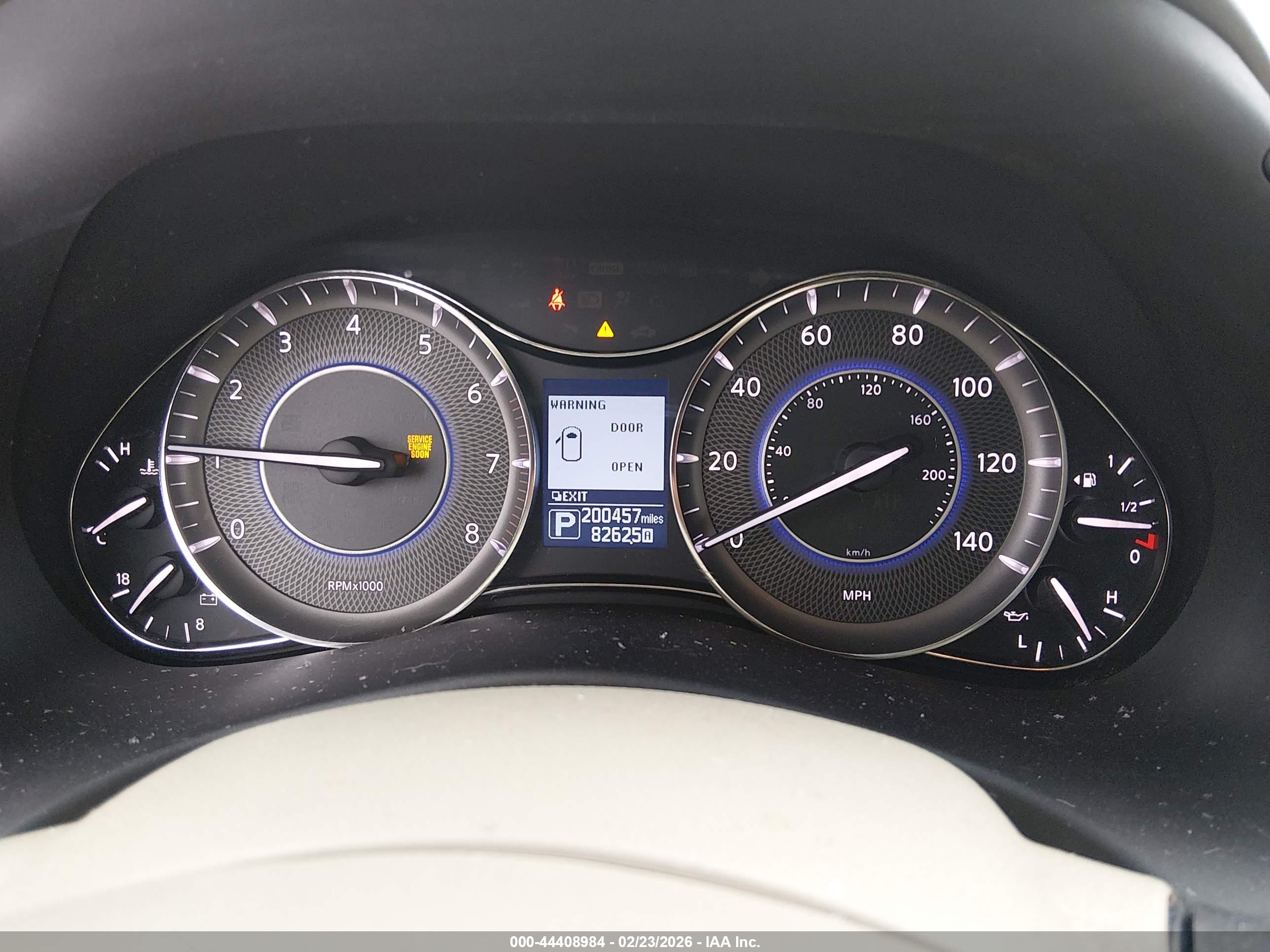 INFINITI QX56 image 7