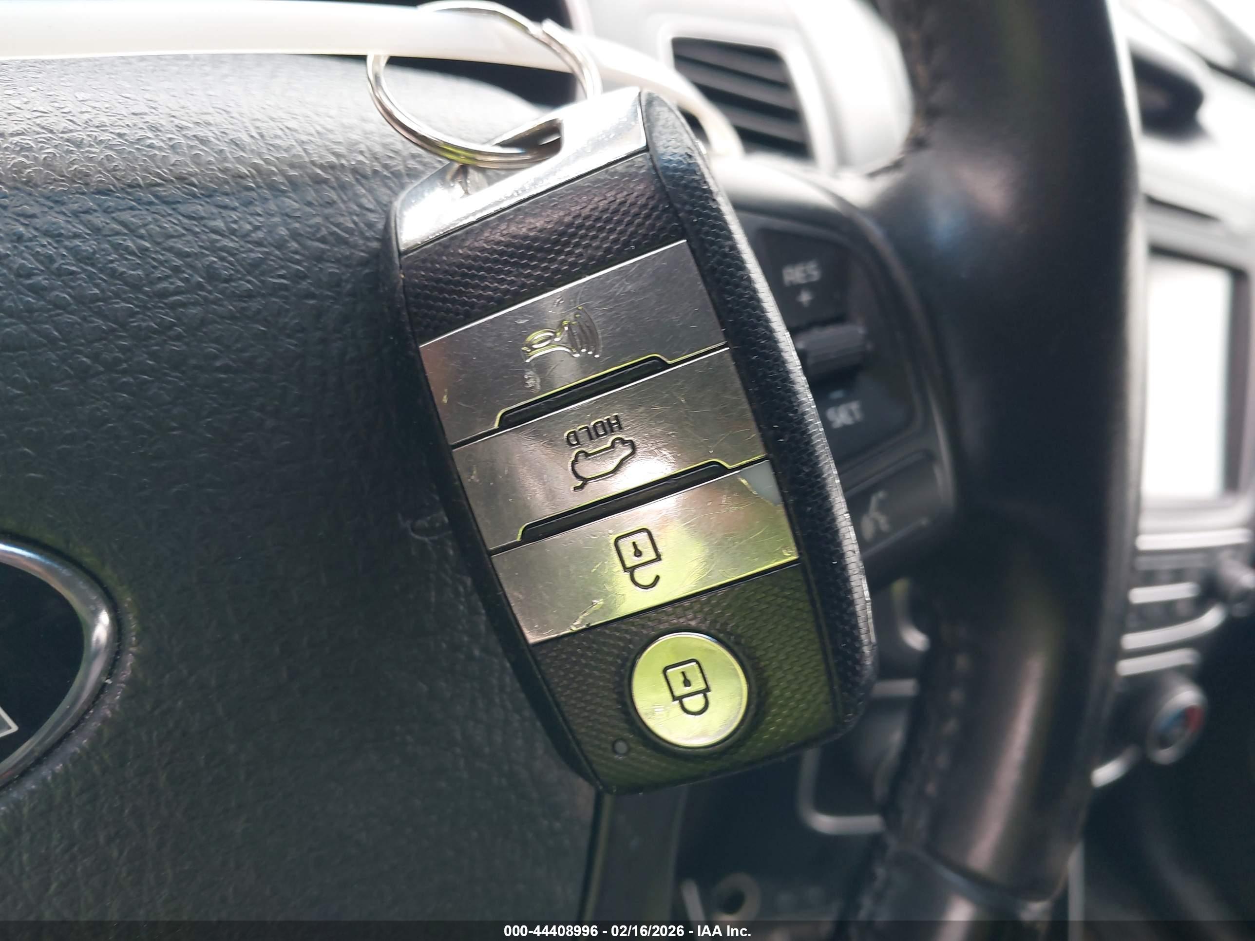 KIA SORENTO image 11