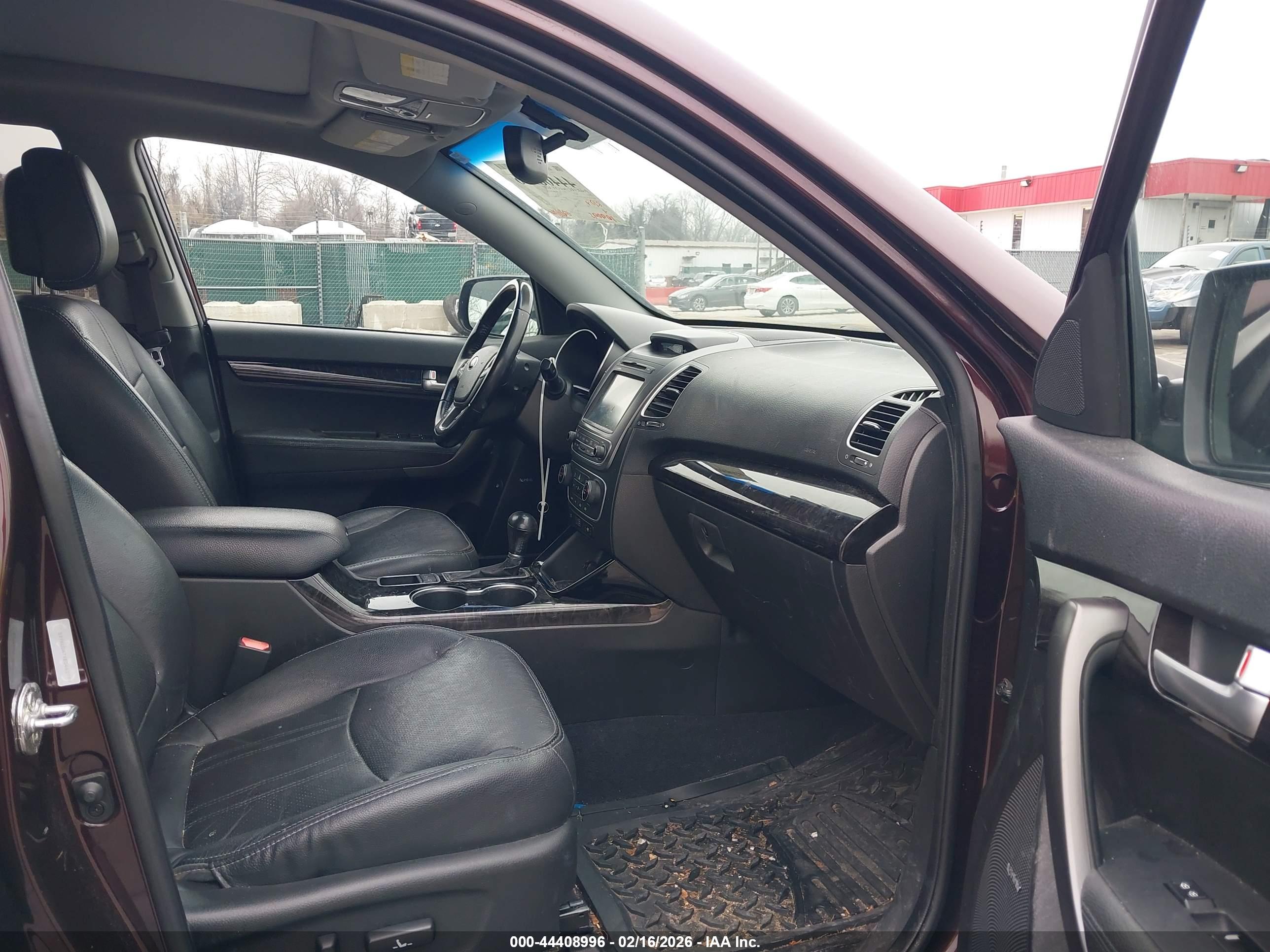 KIA SORENTO image 5