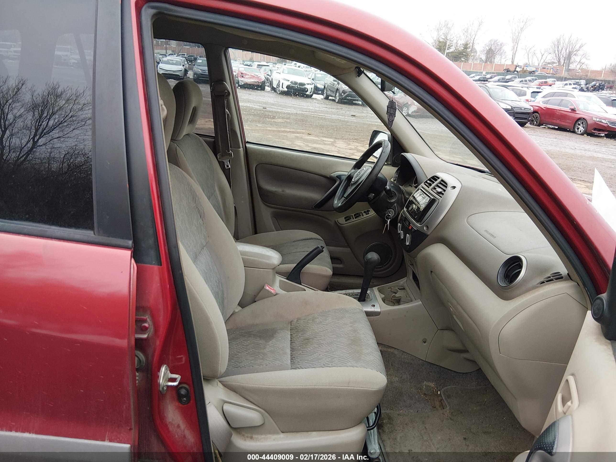 TOYOTA RAV4 image 5
