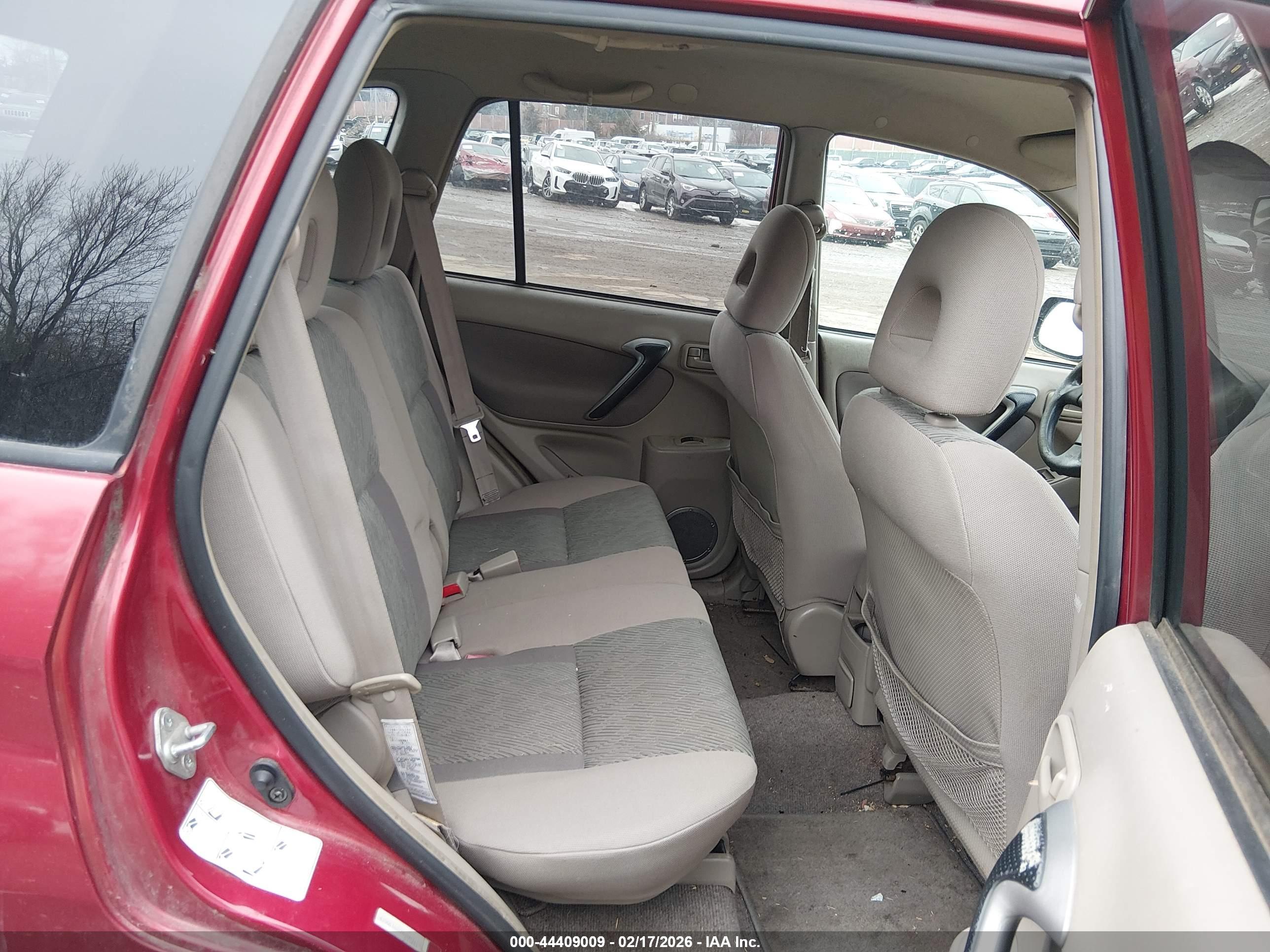TOYOTA RAV4 image 8