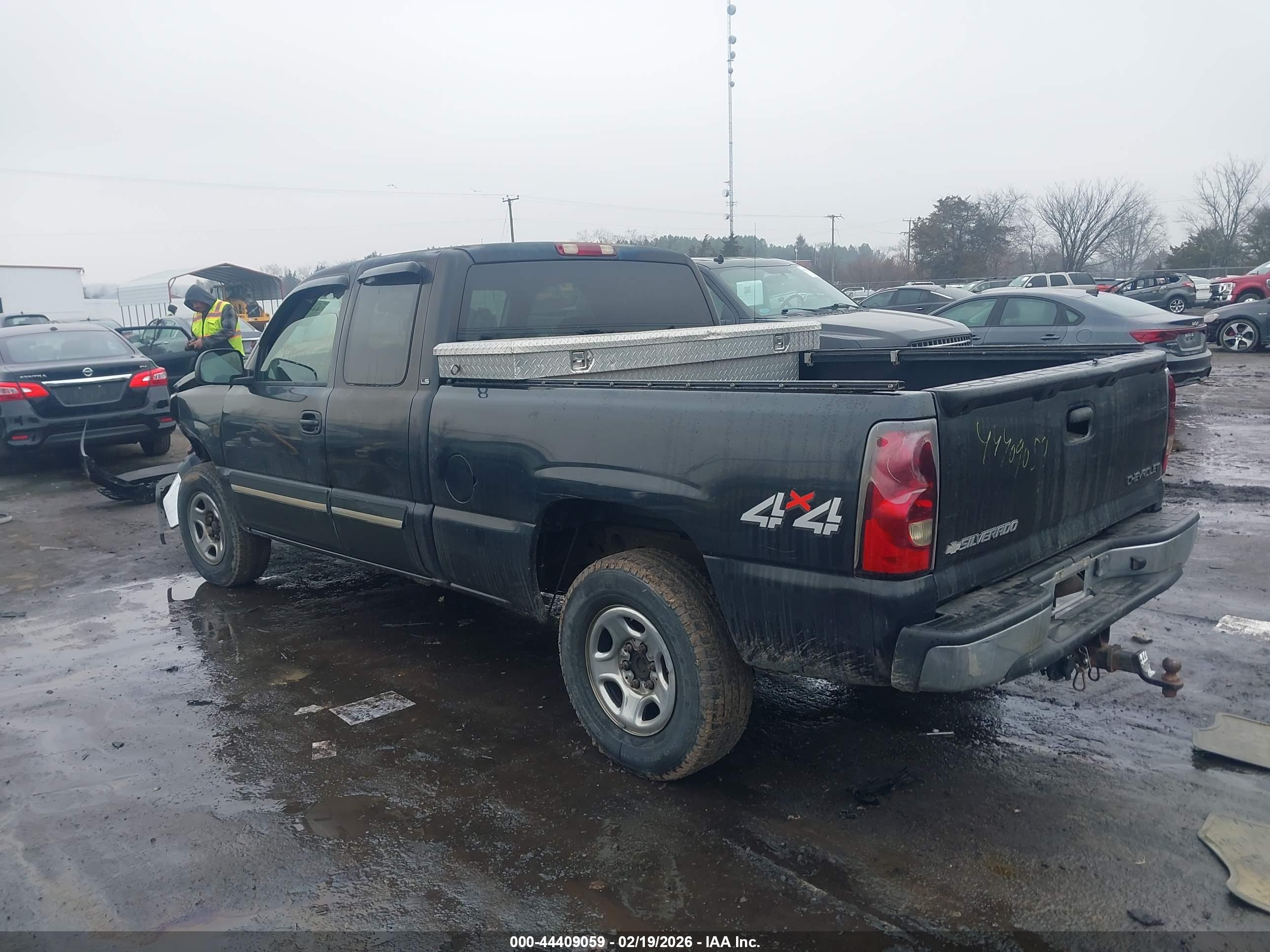 CHEVROLET SILVERADO image 3
