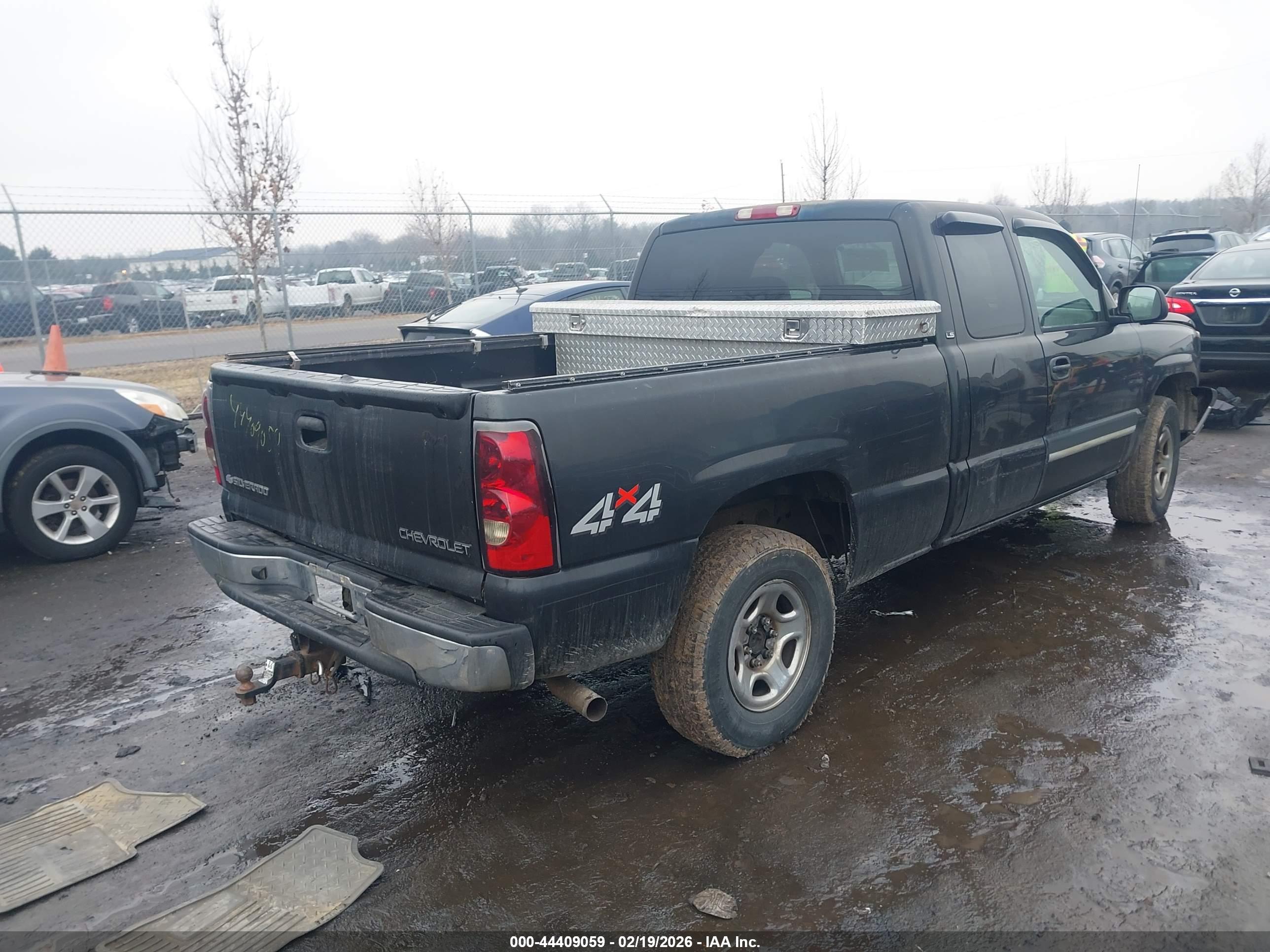 CHEVROLET SILVERADO image 4