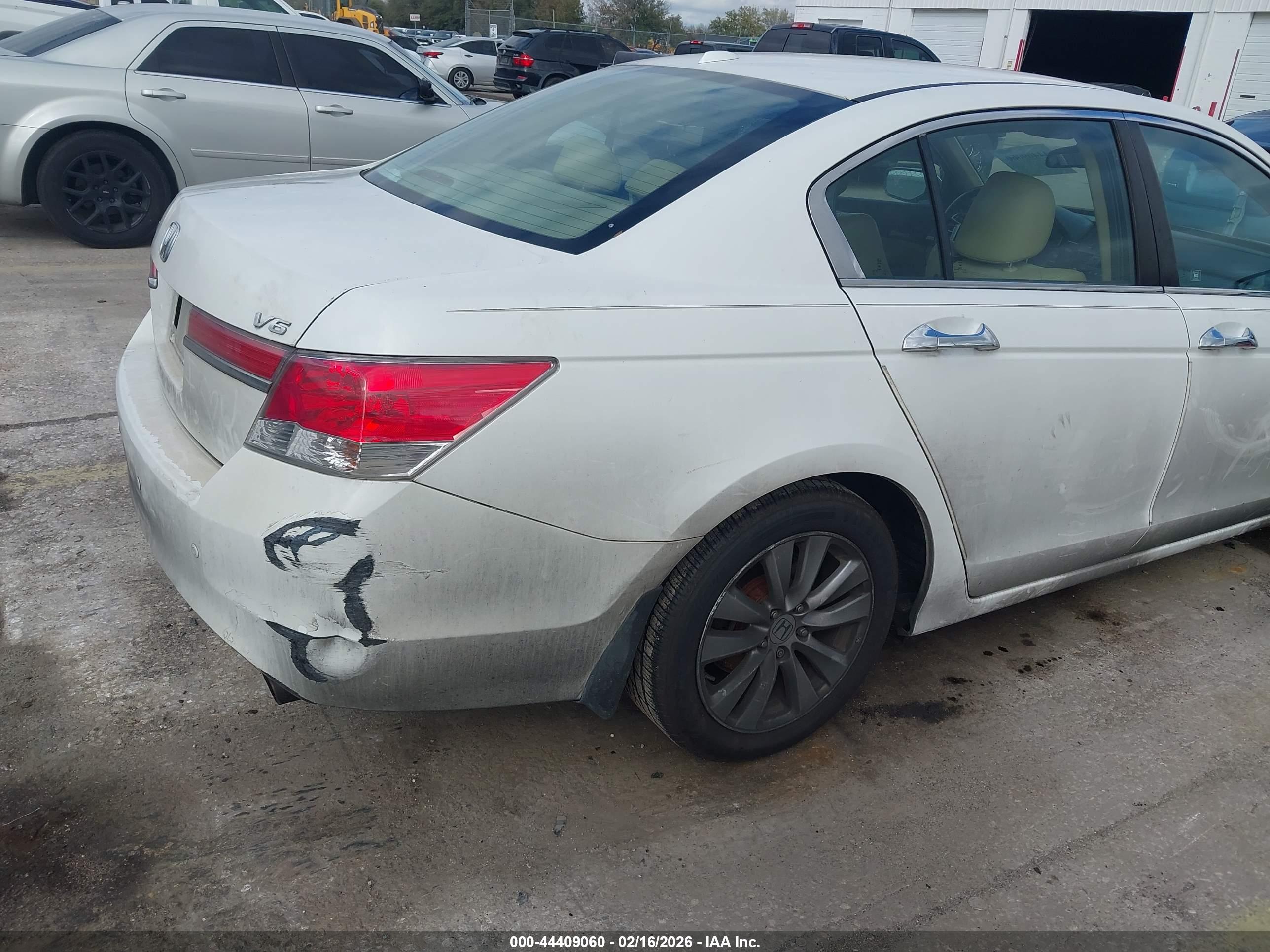 HONDA ACCORD image 6