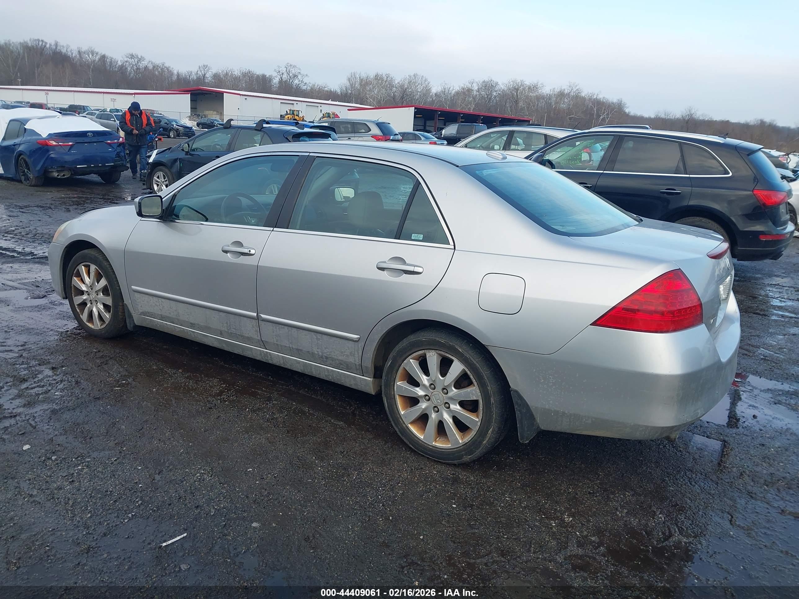 HONDA ACCORD image 3