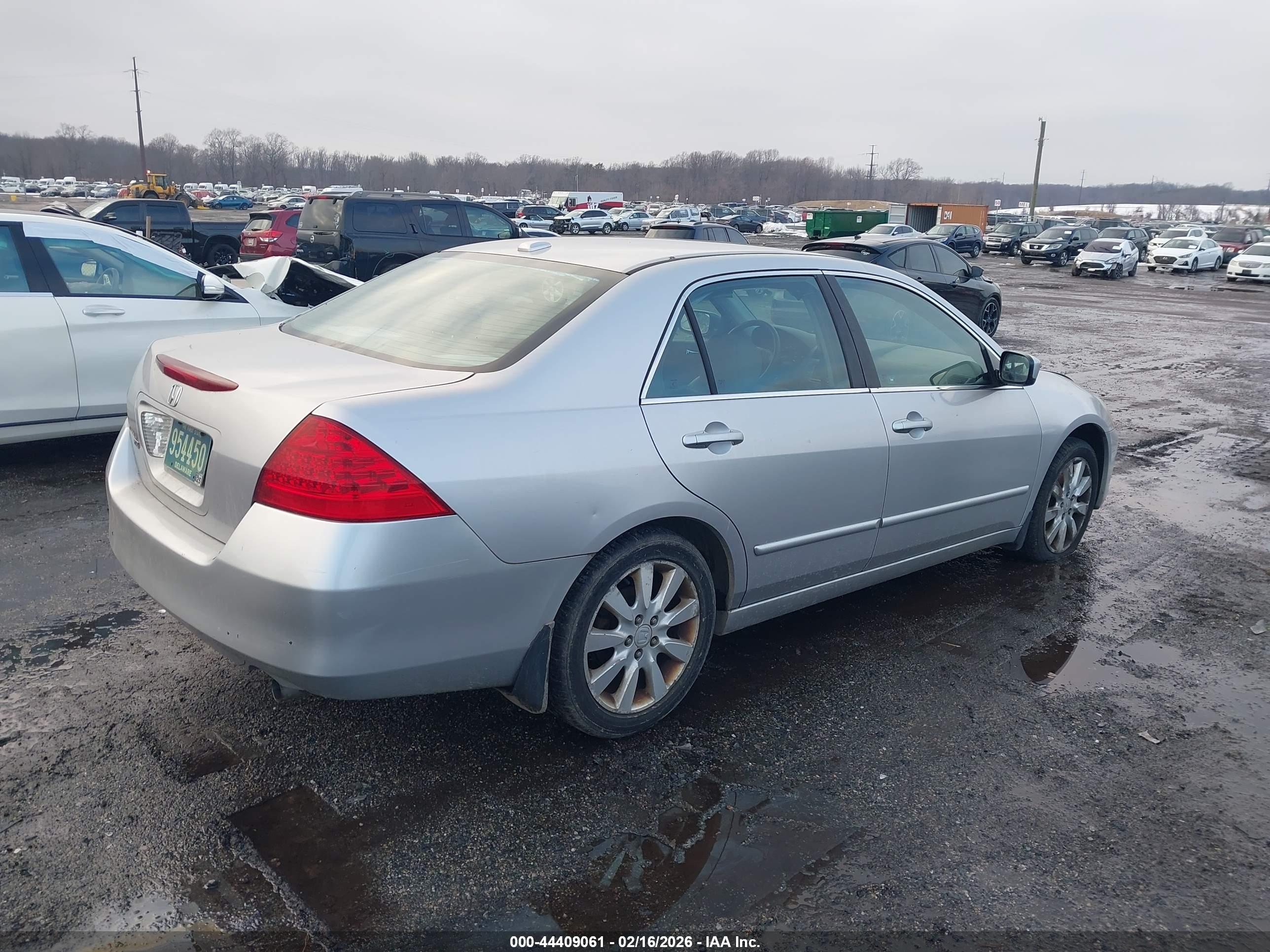 HONDA ACCORD image 4