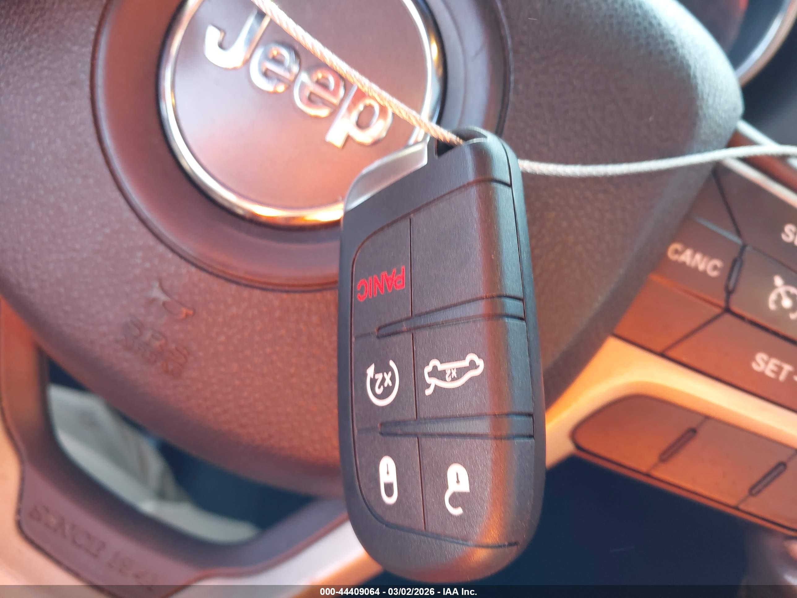 JEEP GRAND image 11