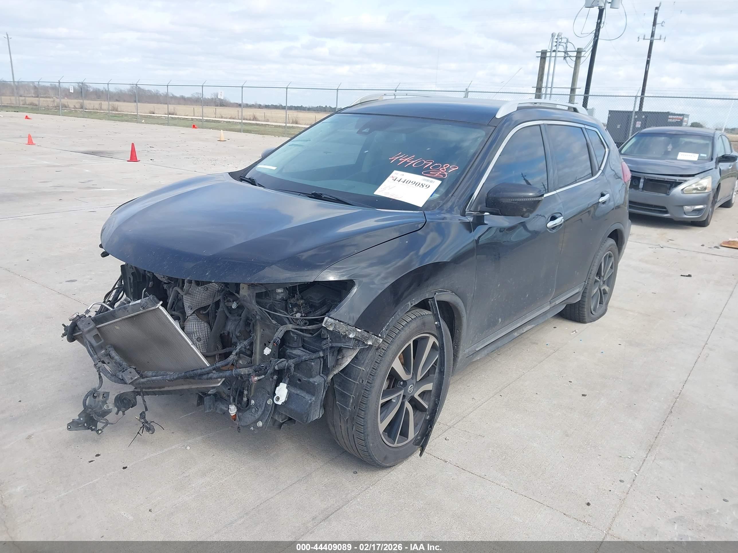 NISSAN ROGUE image 2