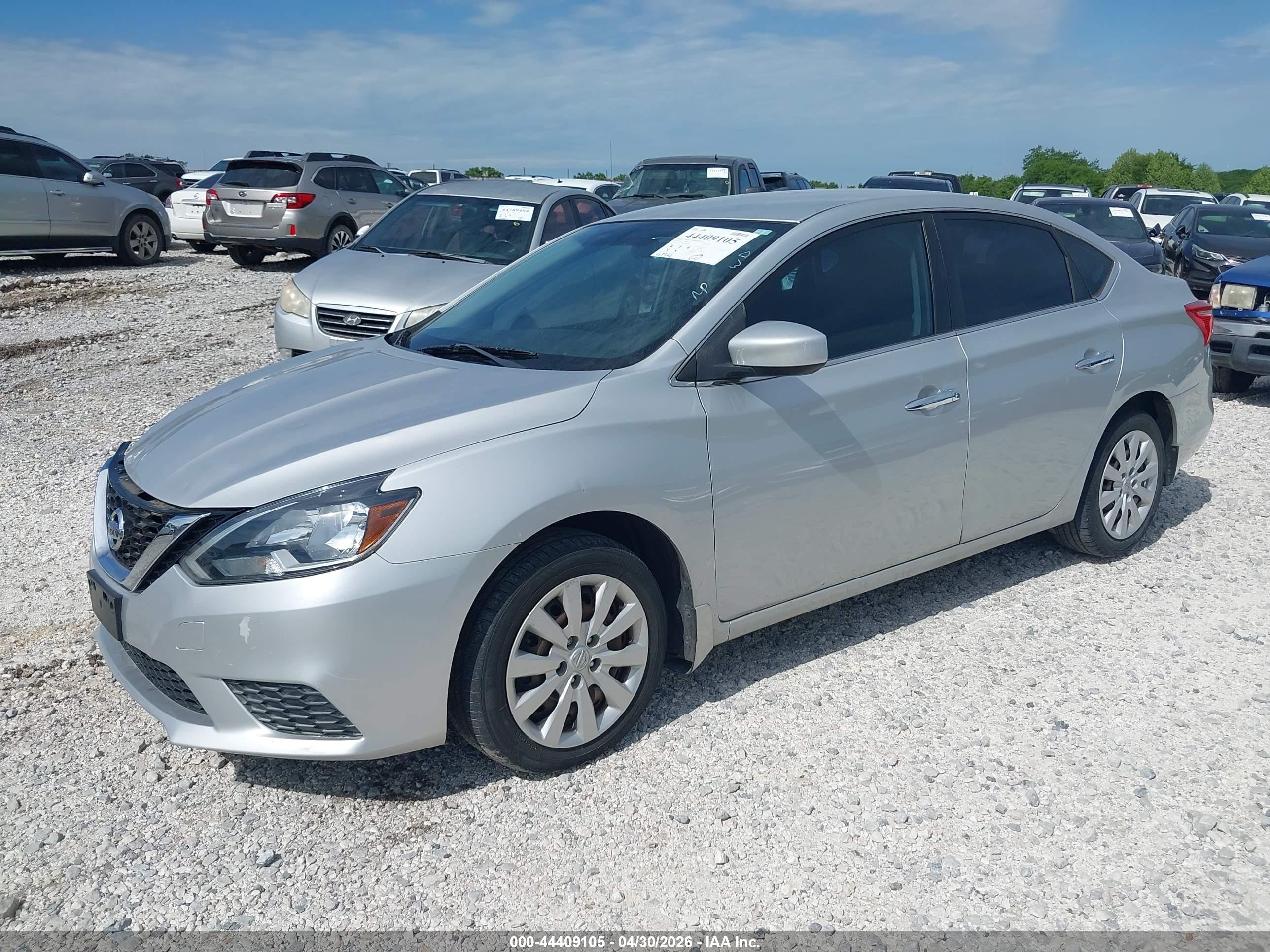 NISSAN SENTRA image 2