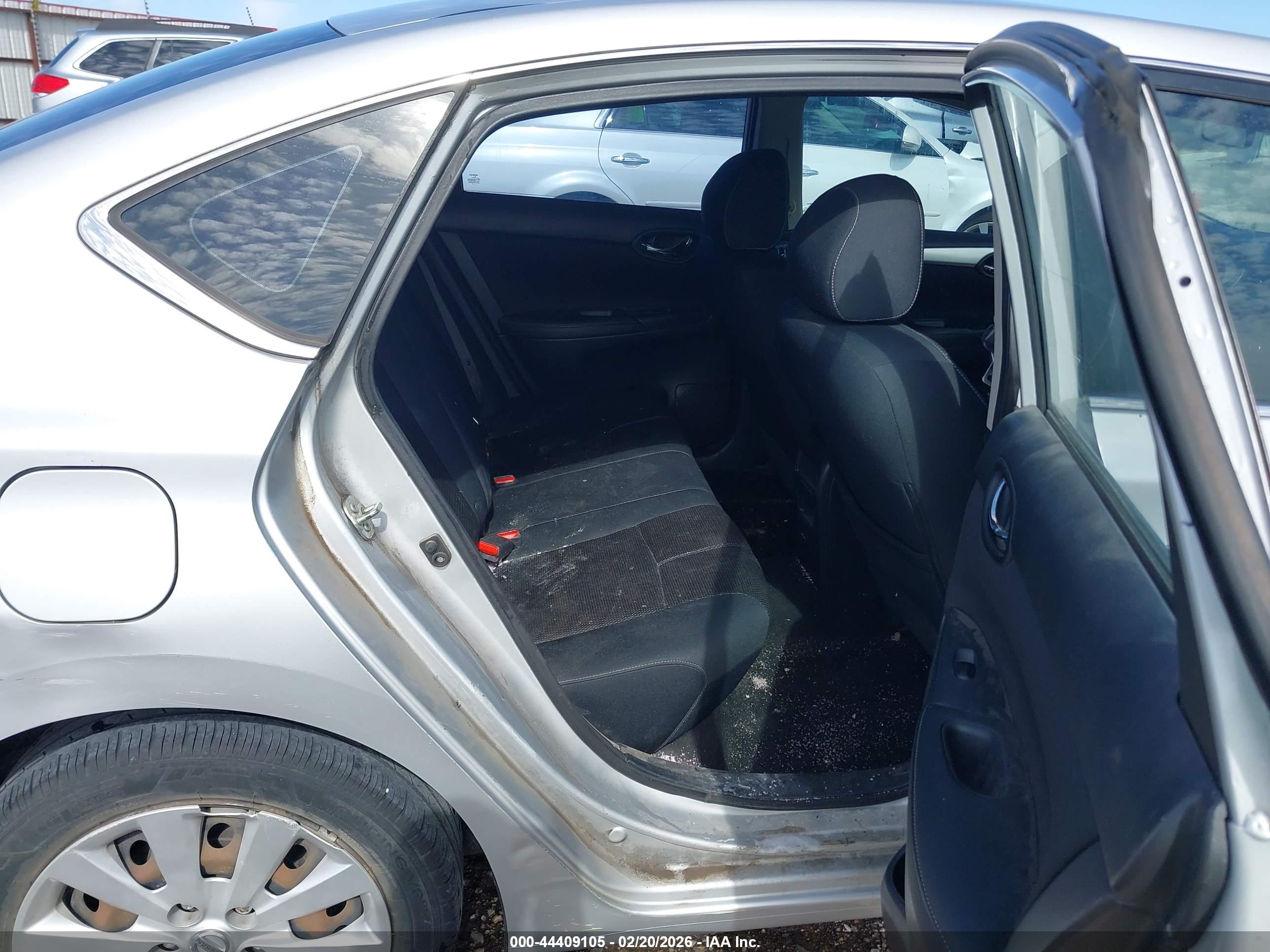 NISSAN SENTRA image 8