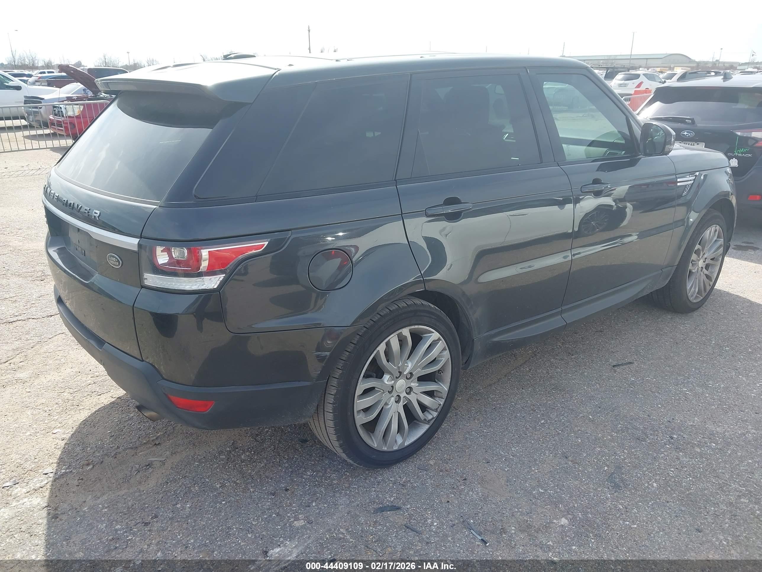 LAND ROVER image 4
