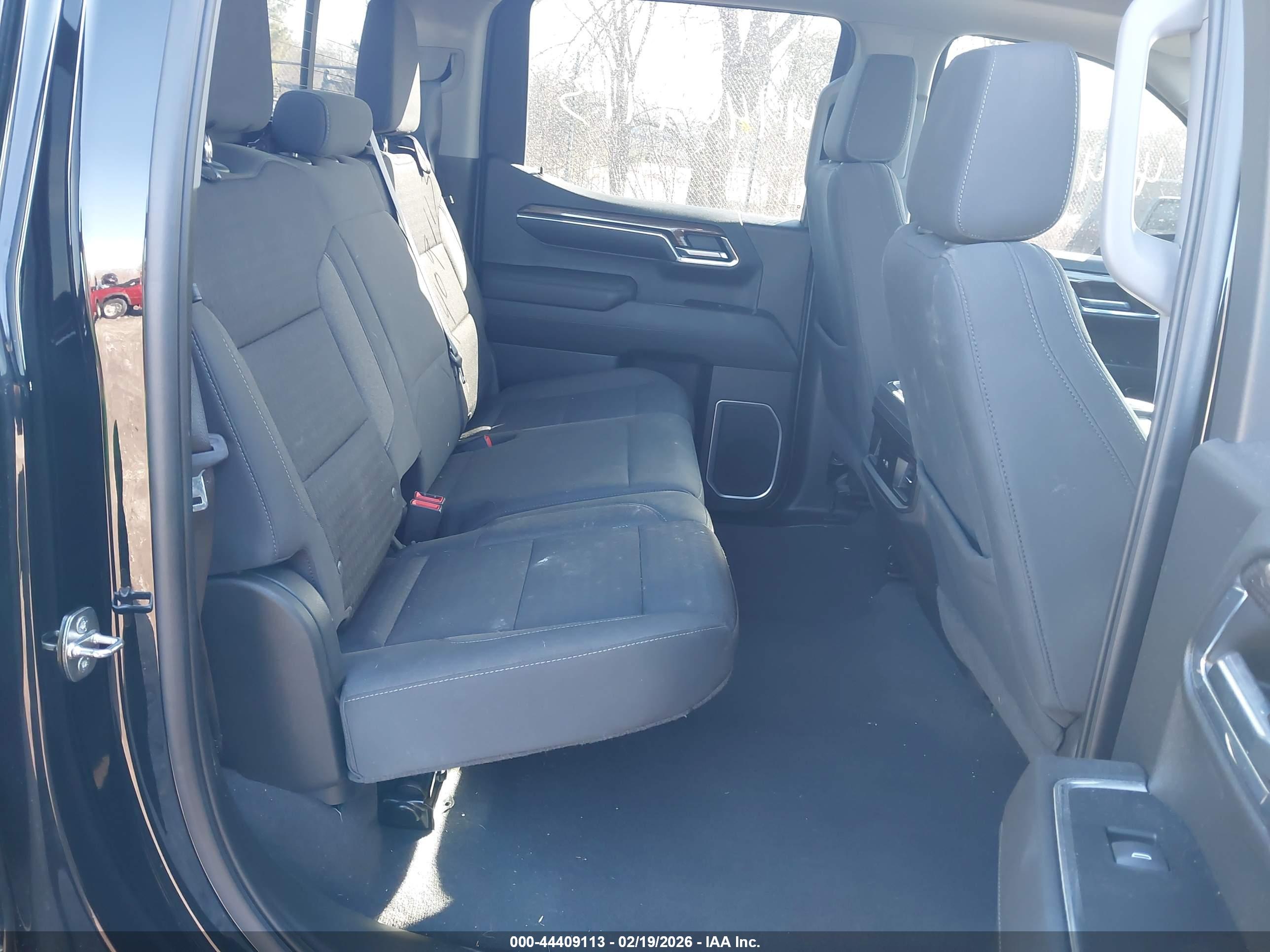 CHEVROLET SILVERADO image 8