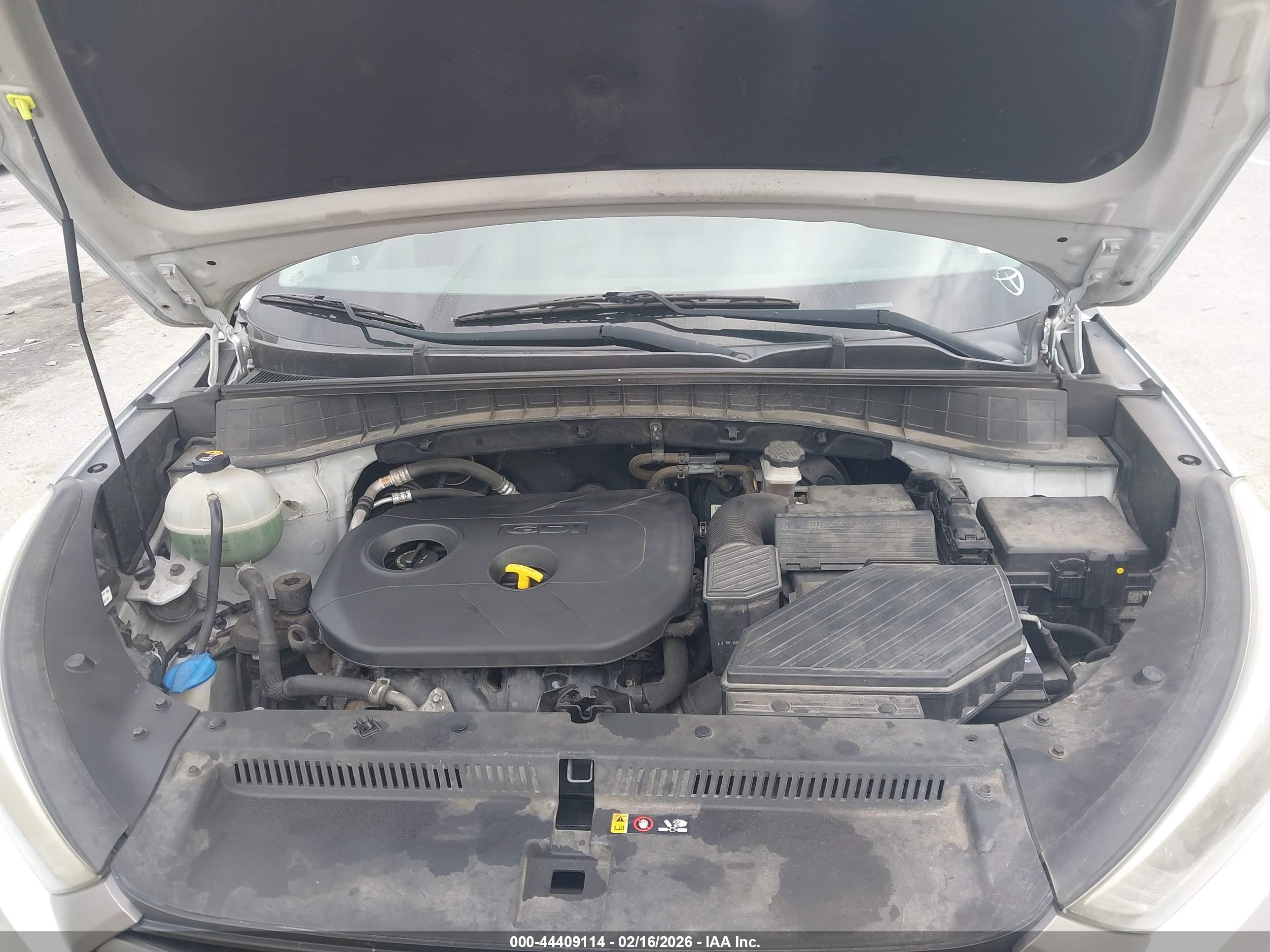 HYUNDAI TUCSON image 10
