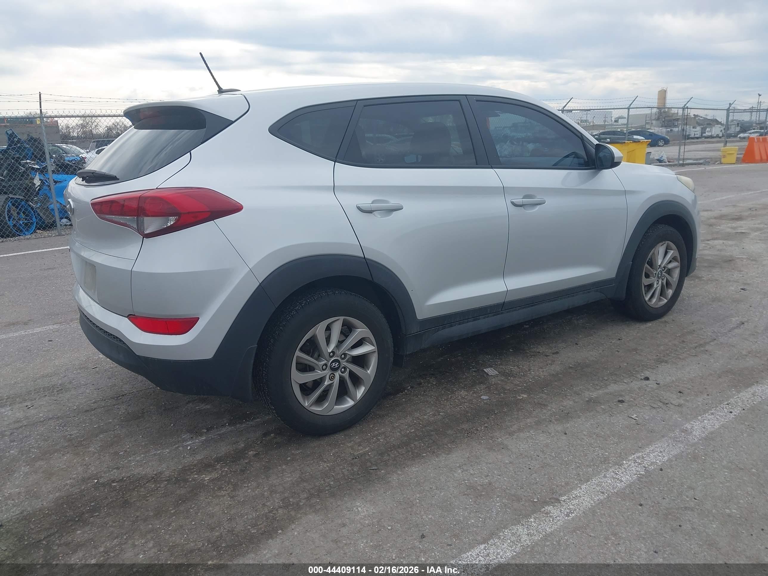 HYUNDAI TUCSON image 4