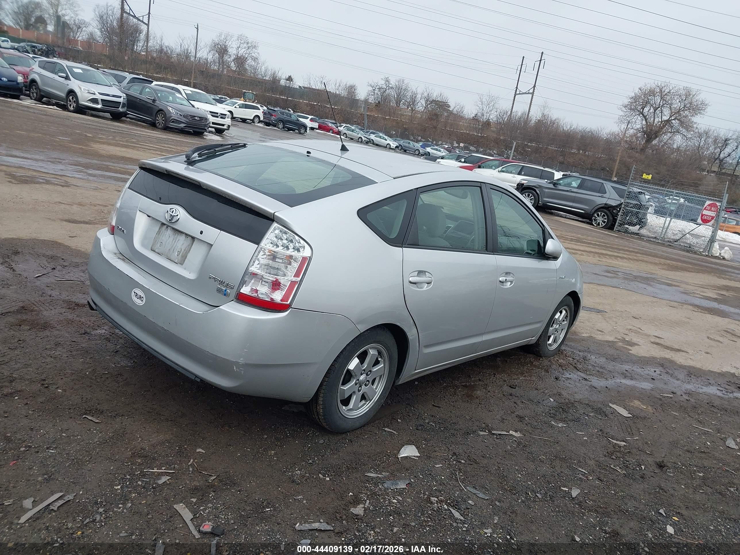 TOYOTA PRIUS image 4