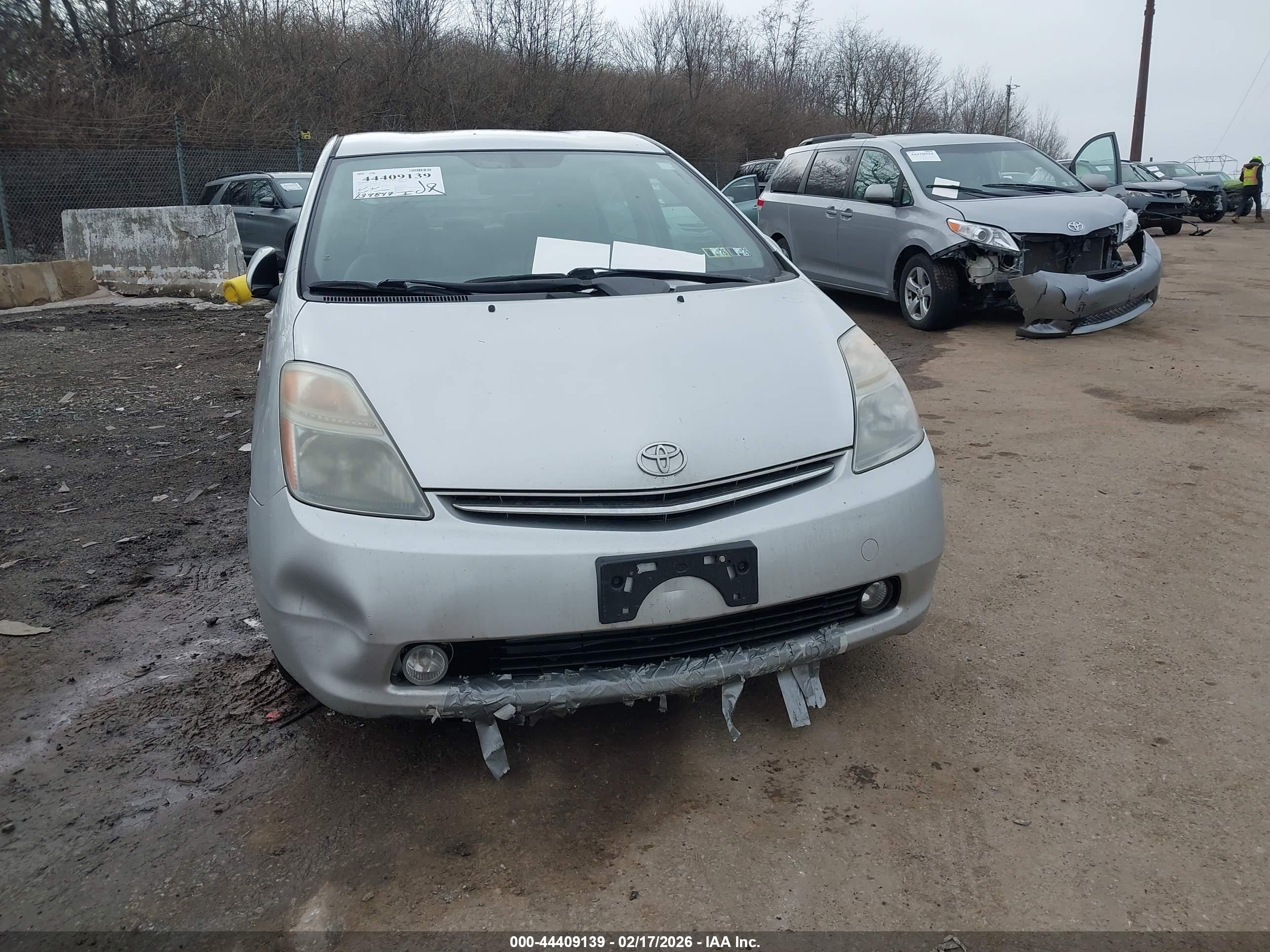 TOYOTA PRIUS image 6