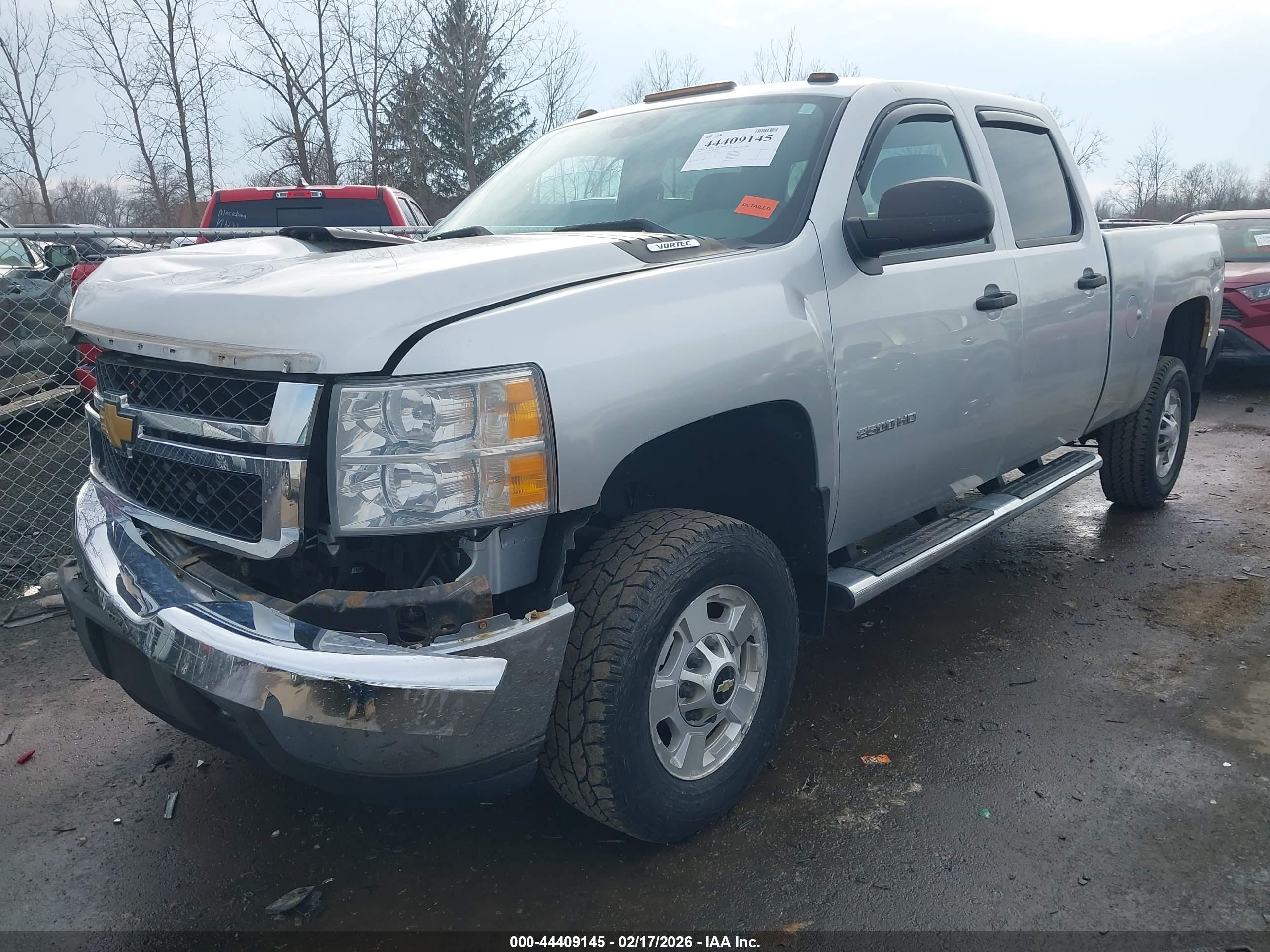 CHEVROLET SILVERADO image 2