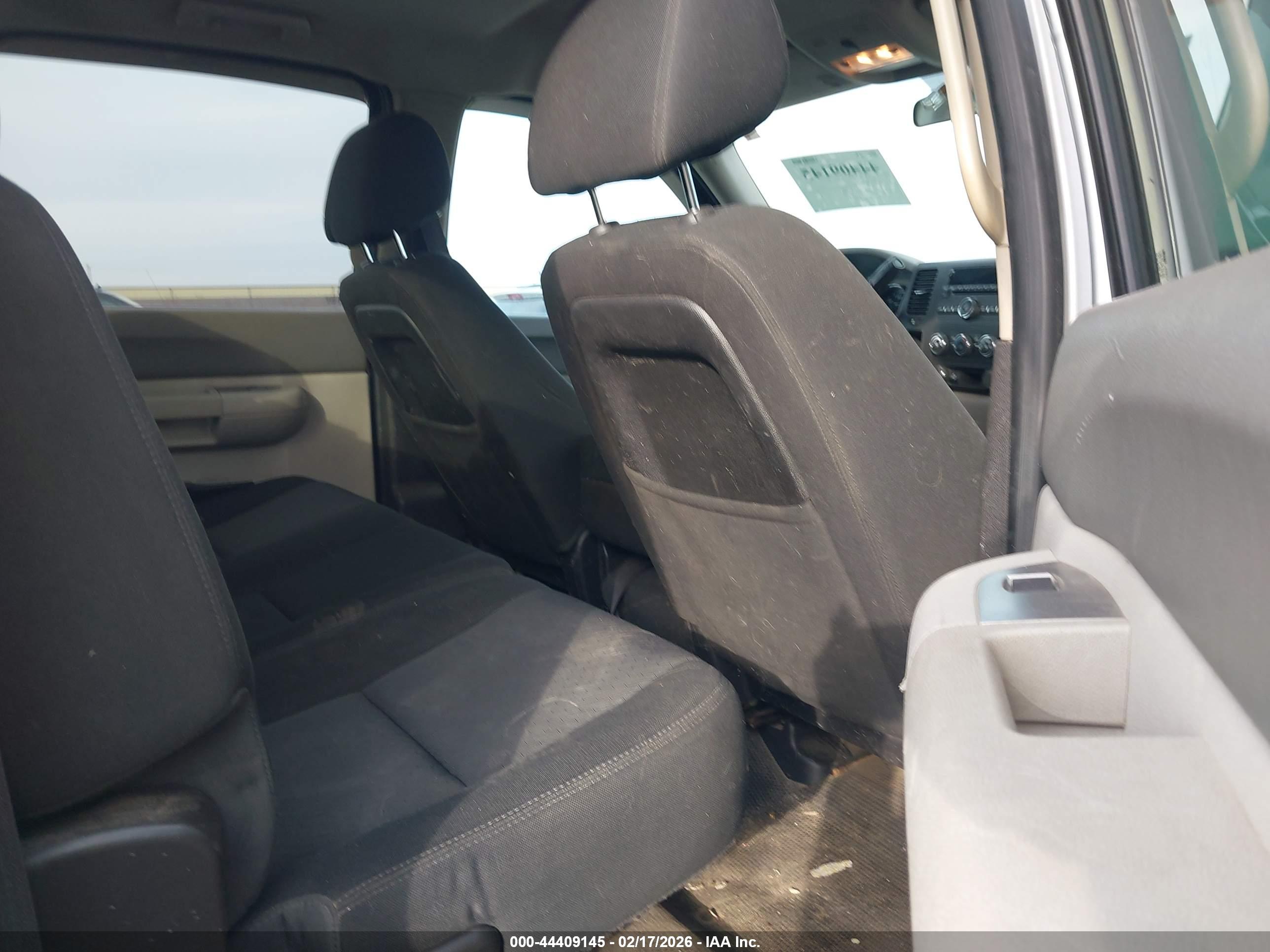 CHEVROLET SILVERADO image 8