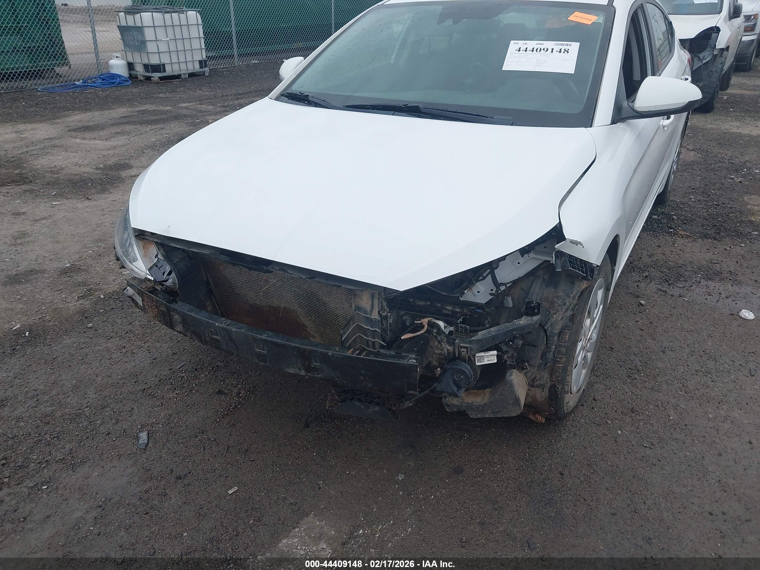 HYUNDAI ELANTRA image 6