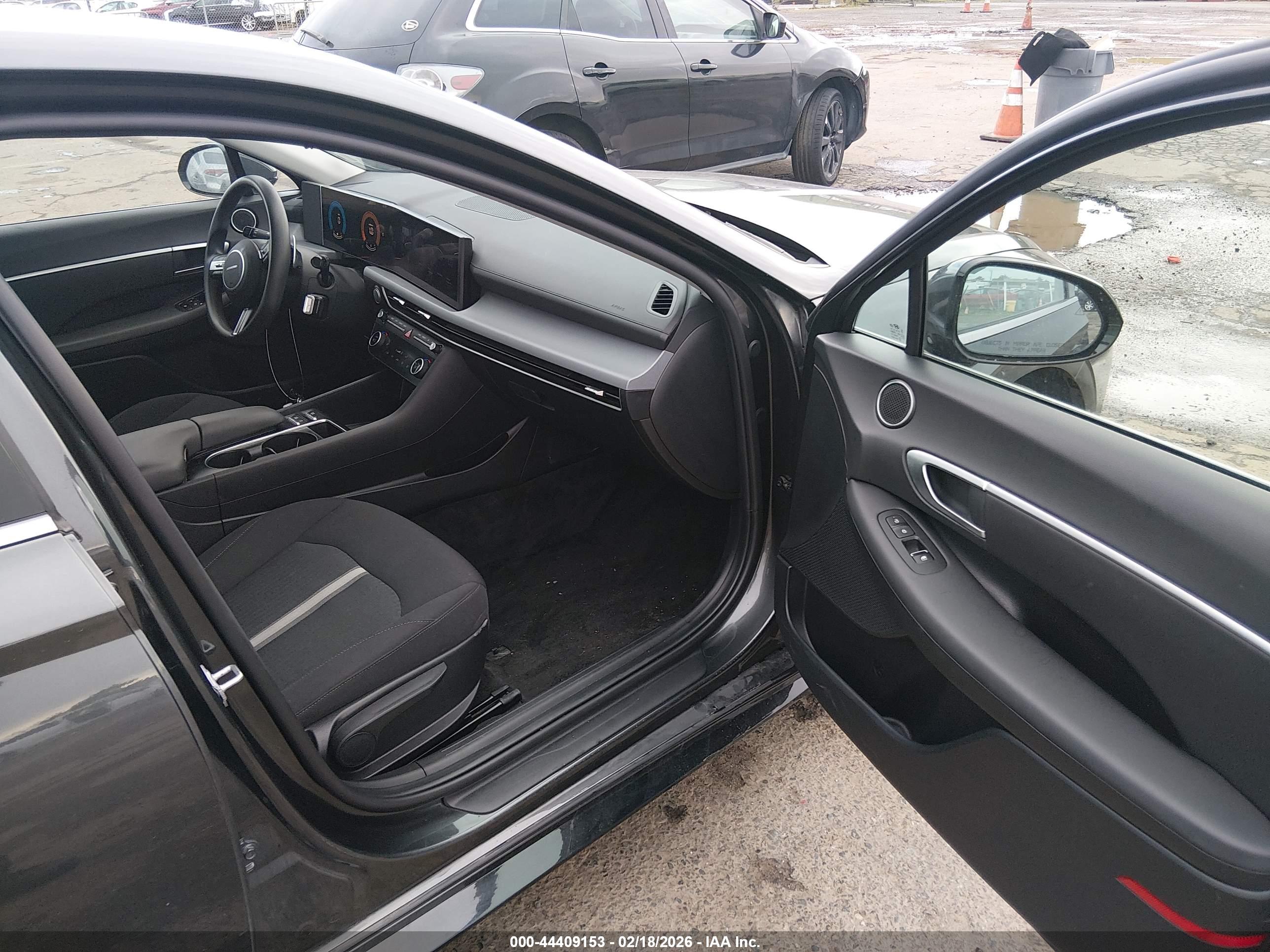 HYUNDAI SONATA image 5