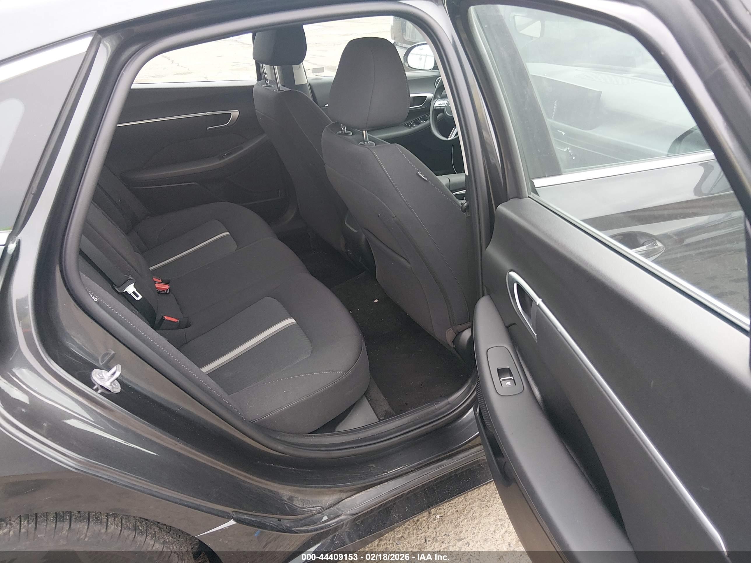 HYUNDAI SONATA image 8
