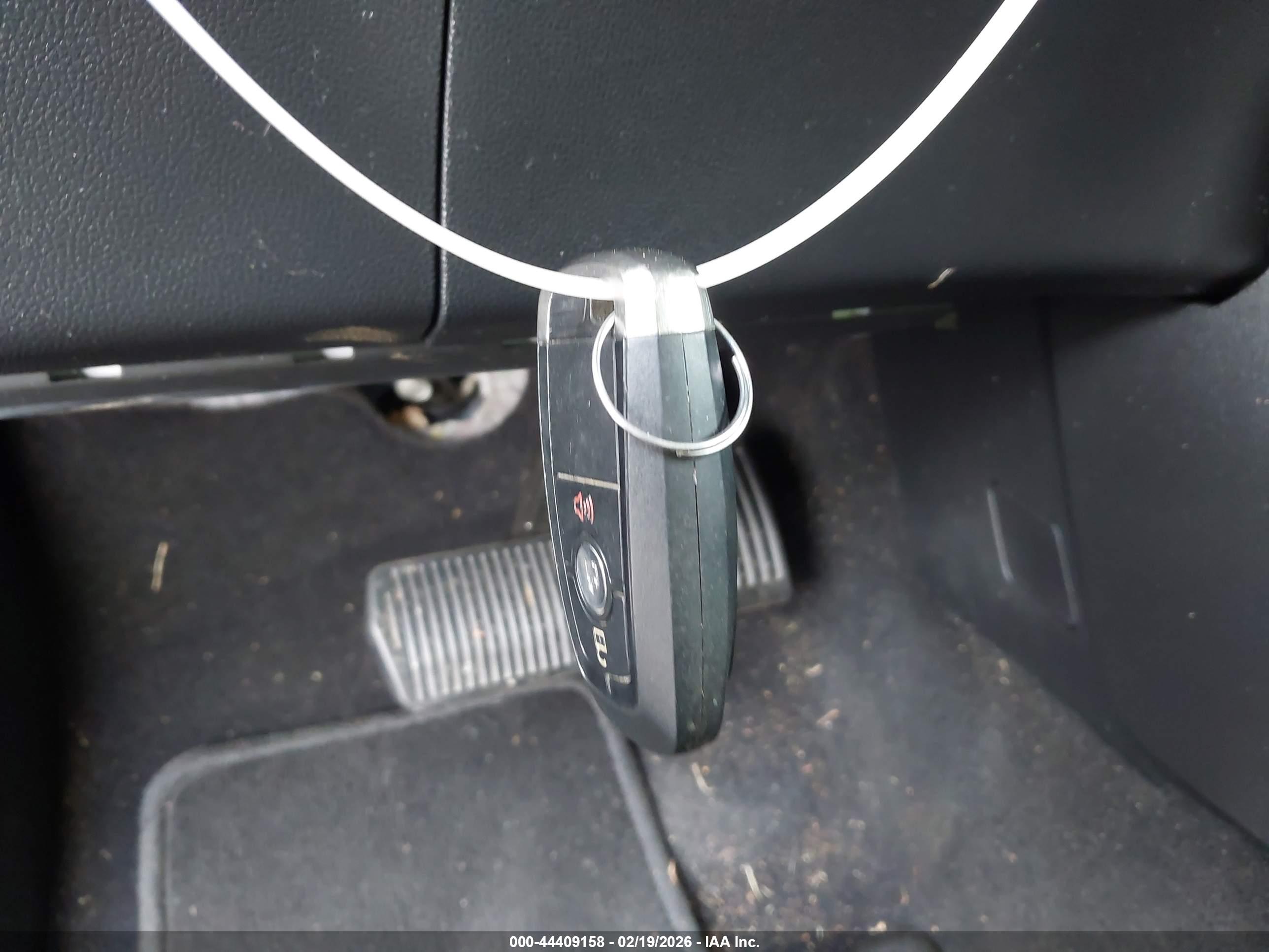 FORD ESCAPE image 11