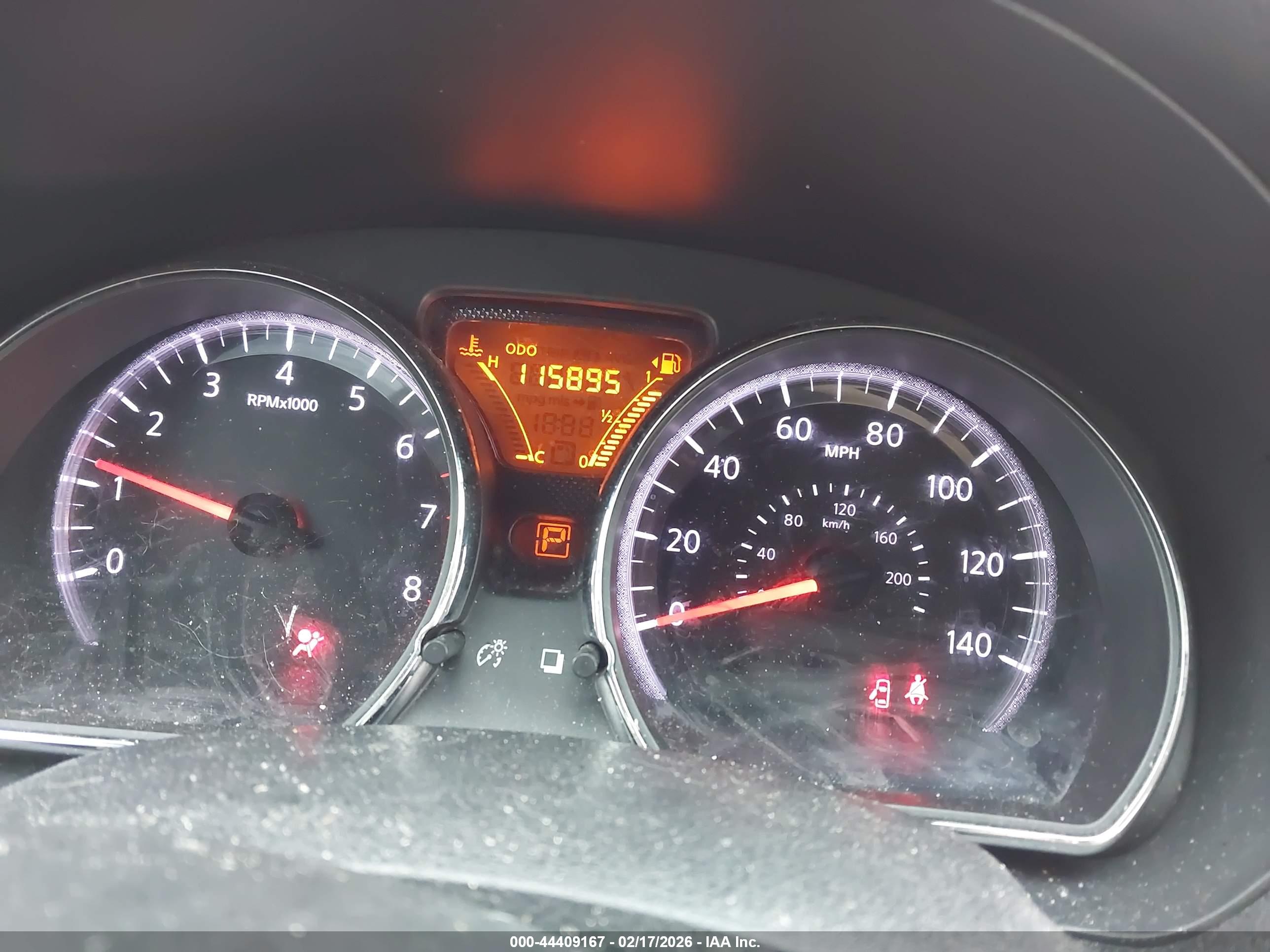 NISSAN VERSA image 7