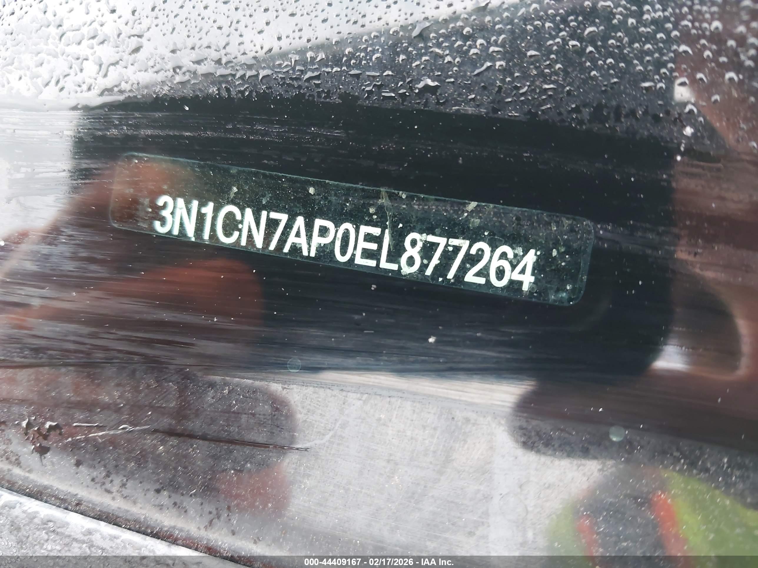 NISSAN VERSA image 9