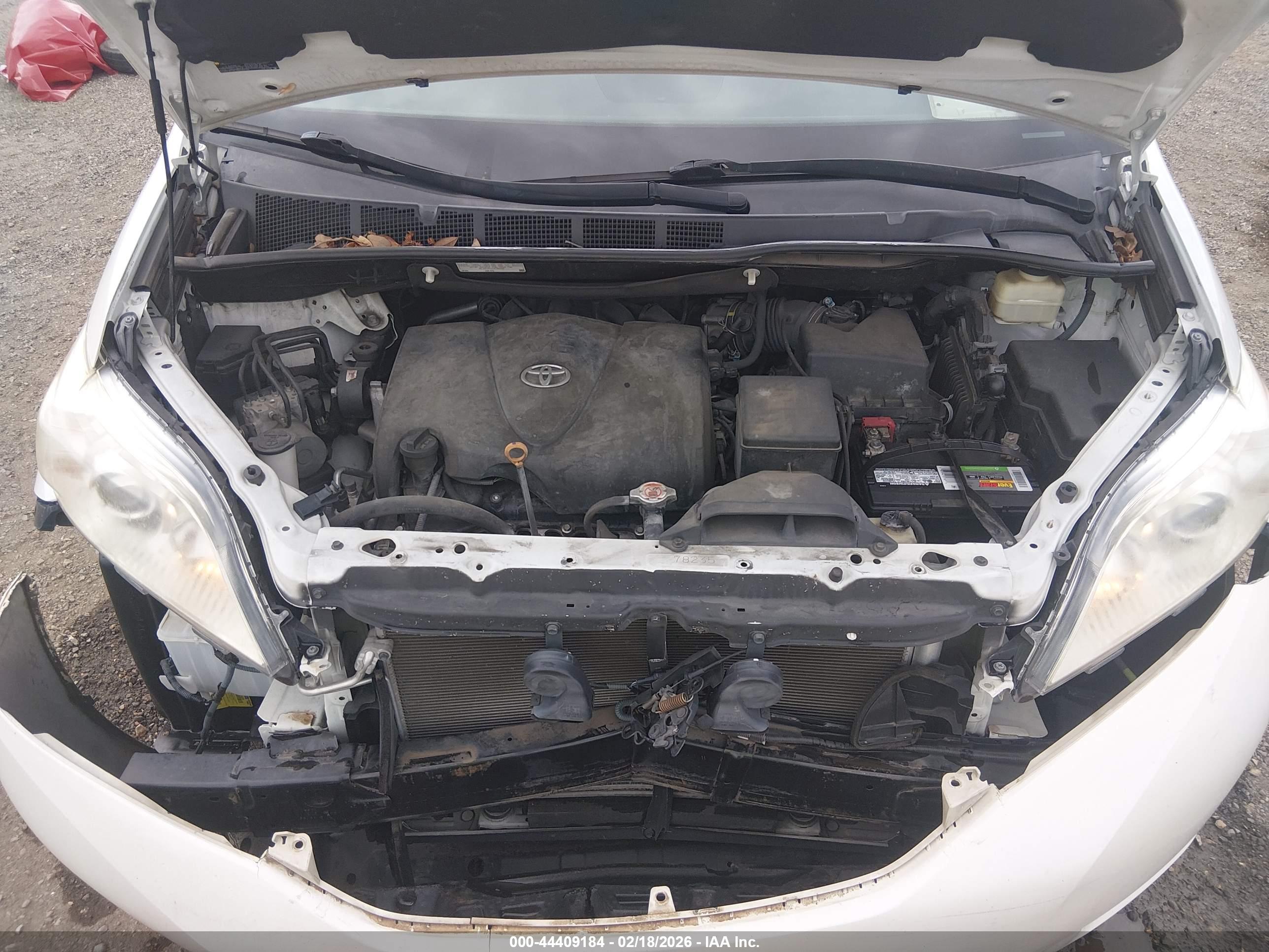 TOYOTA SIENNA image 10