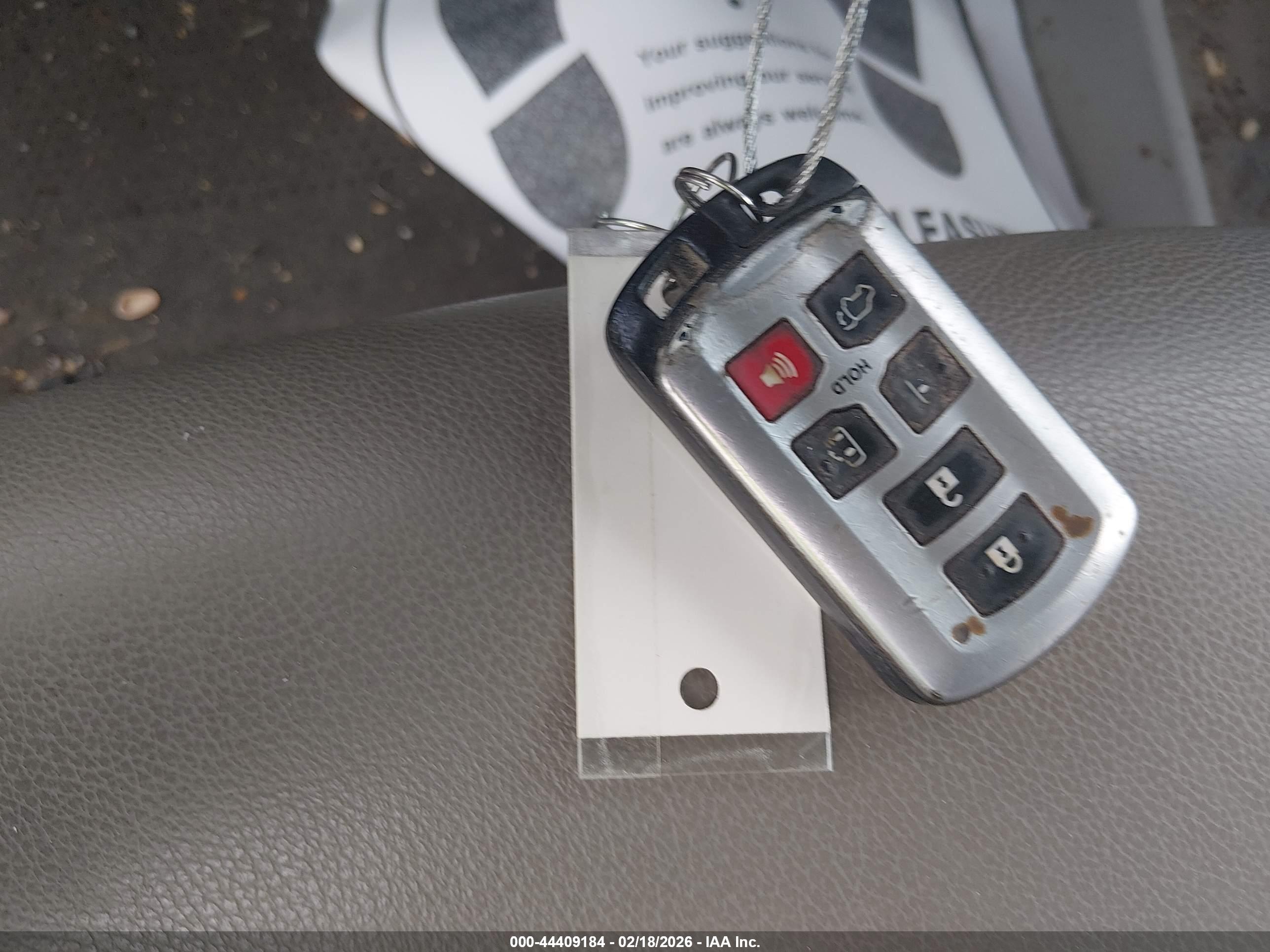 TOYOTA SIENNA image 11
