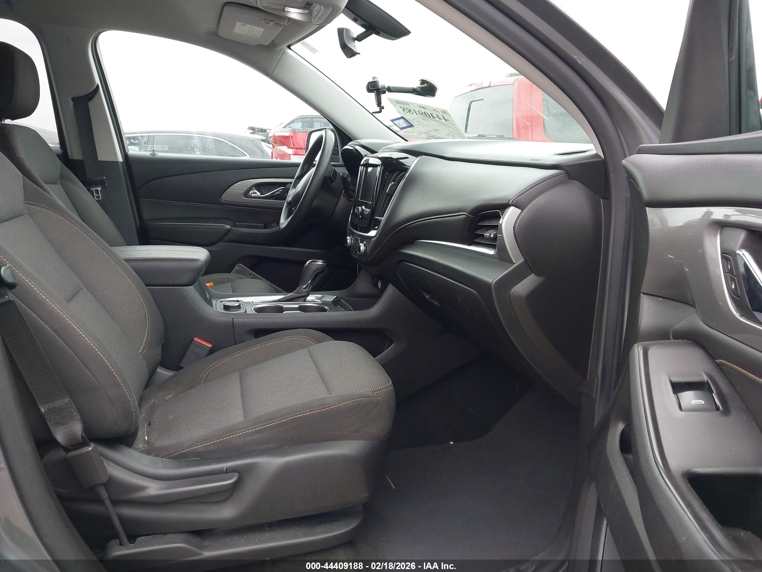 CHEVROLET TRAVERSE image 5