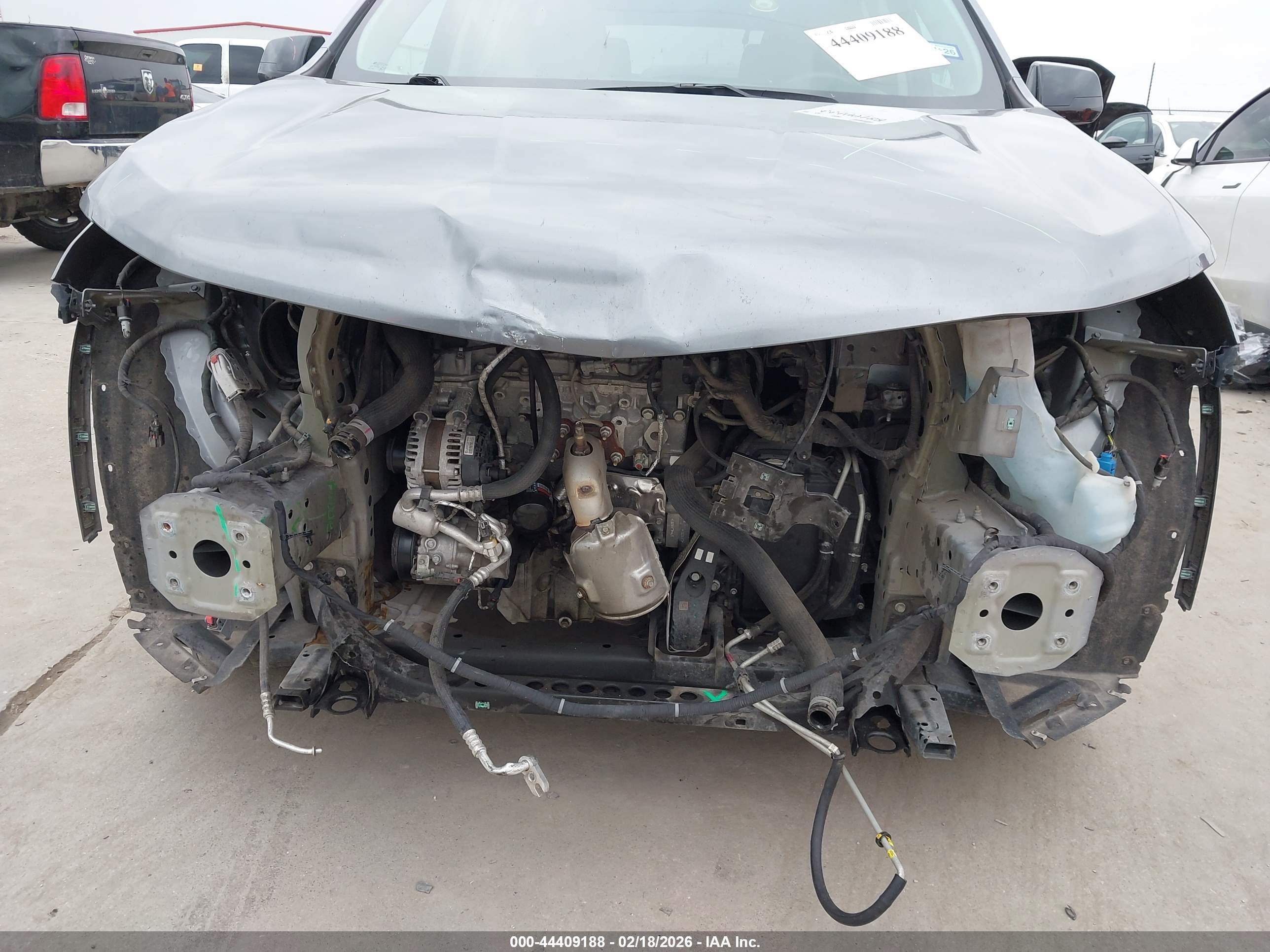 CHEVROLET TRAVERSE image 6