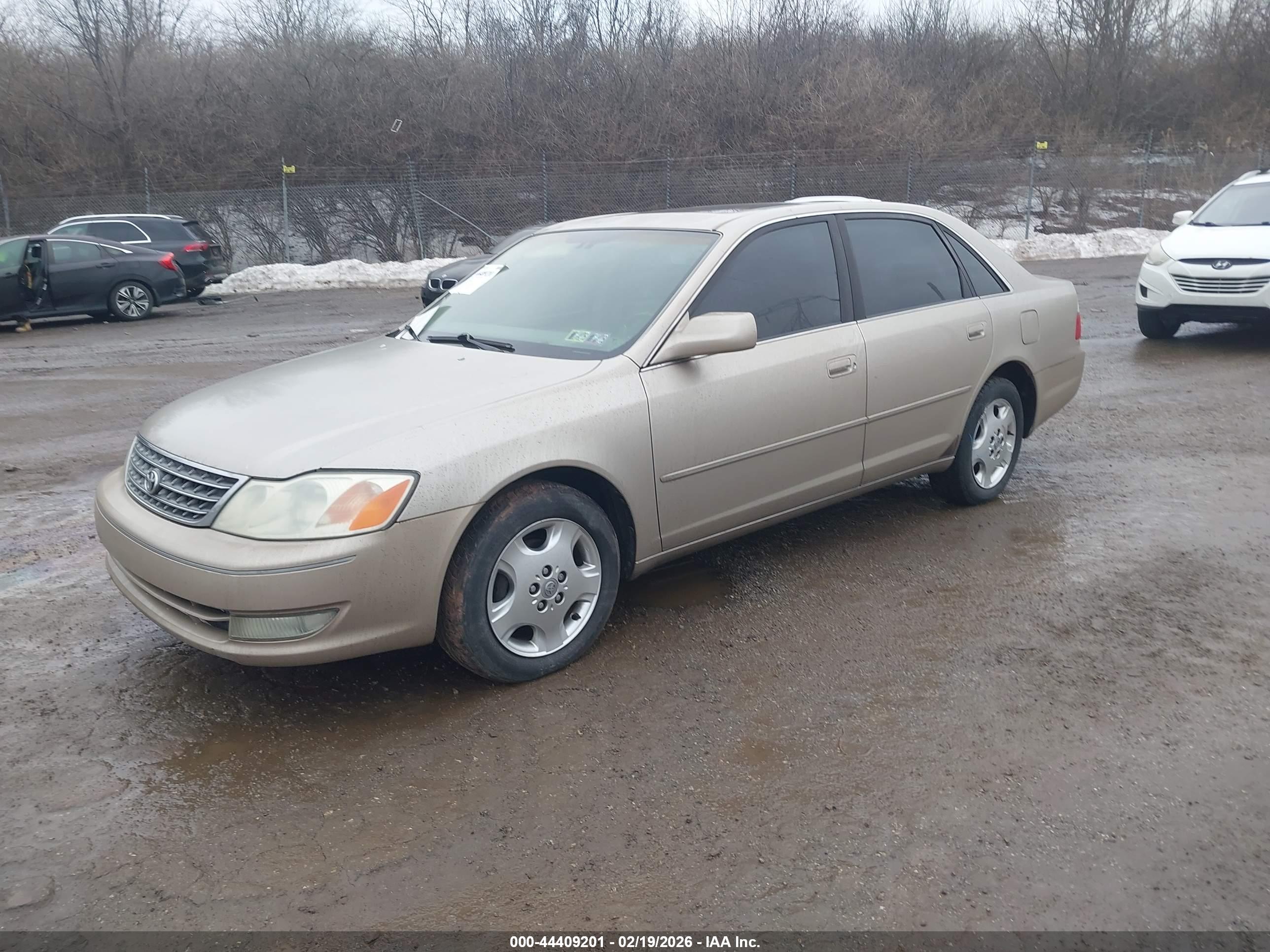 TOYOTA AVALON image 2