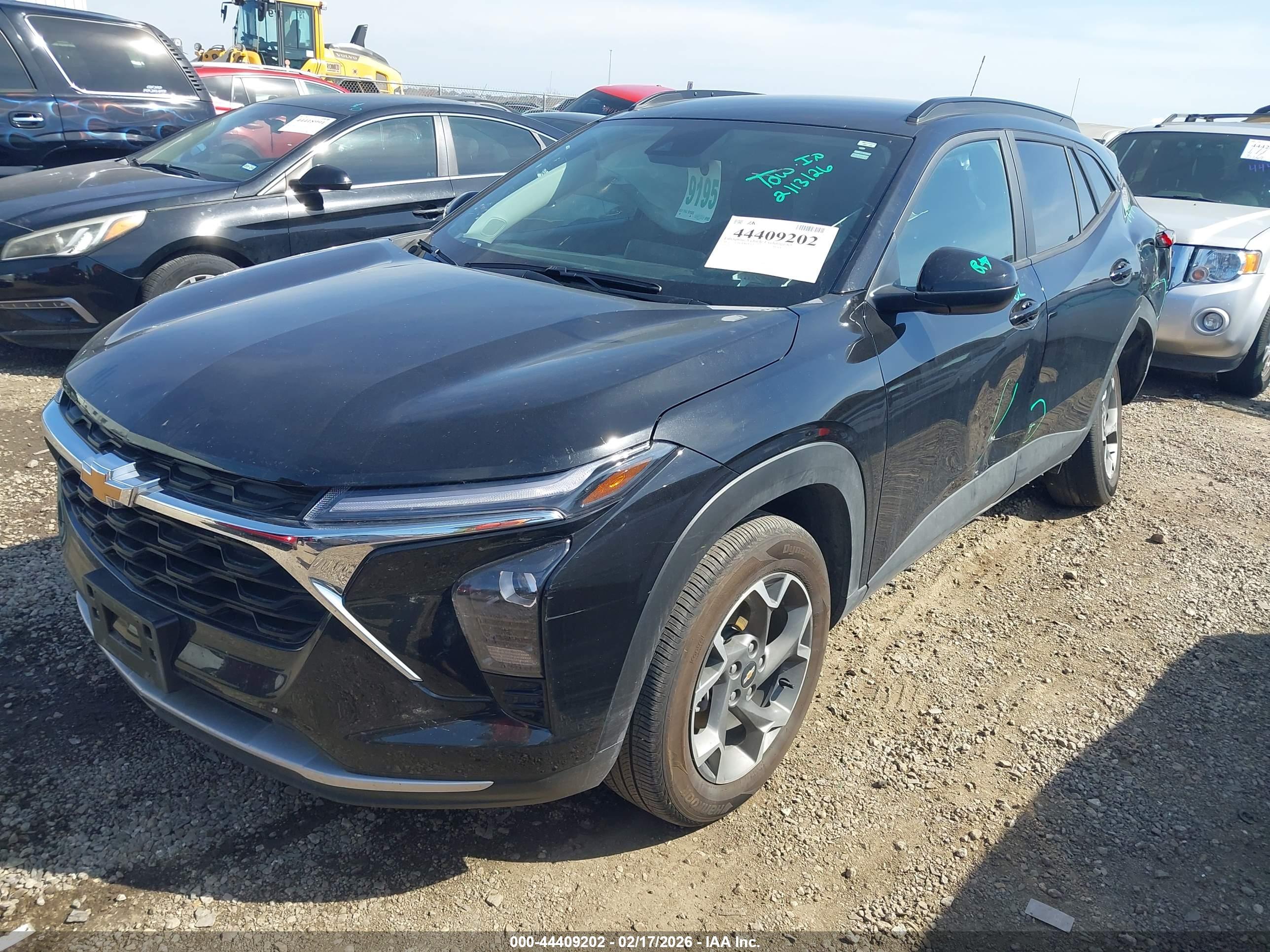 CHEVROLET TRAX image 2