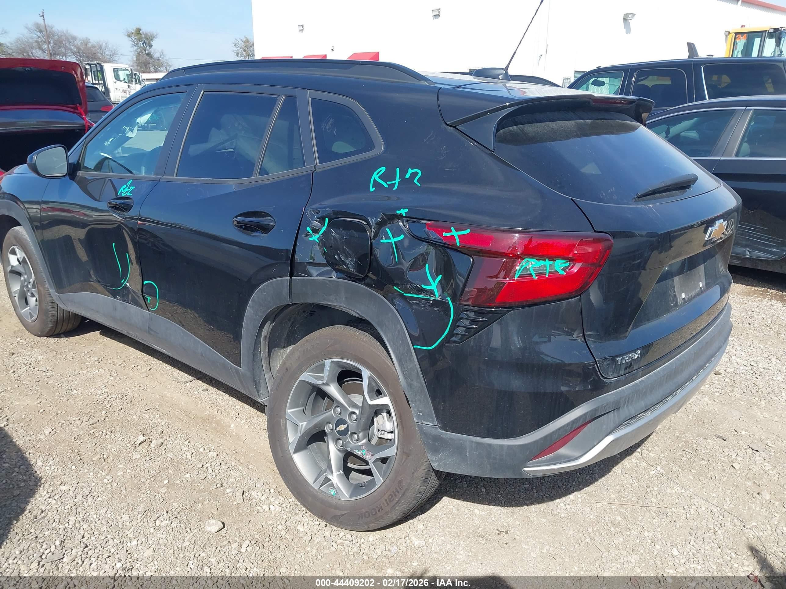 CHEVROLET TRAX image 3