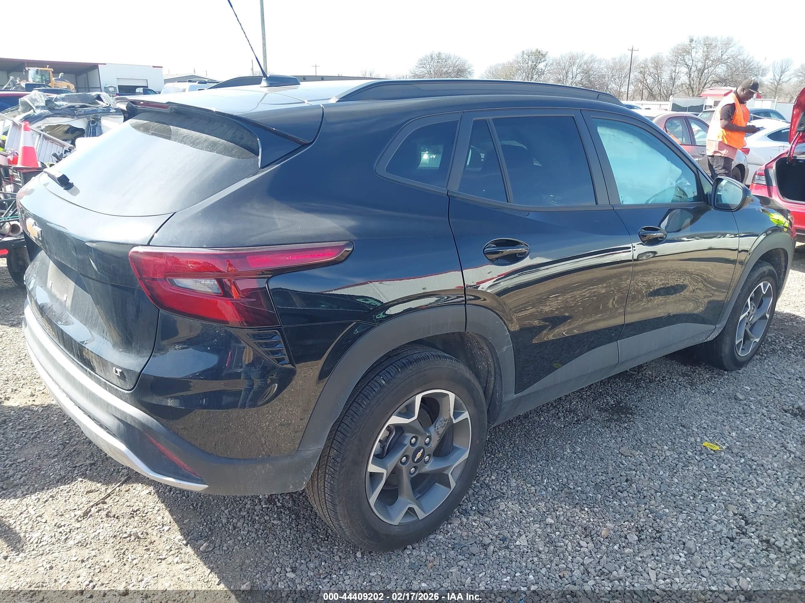 CHEVROLET TRAX image 4